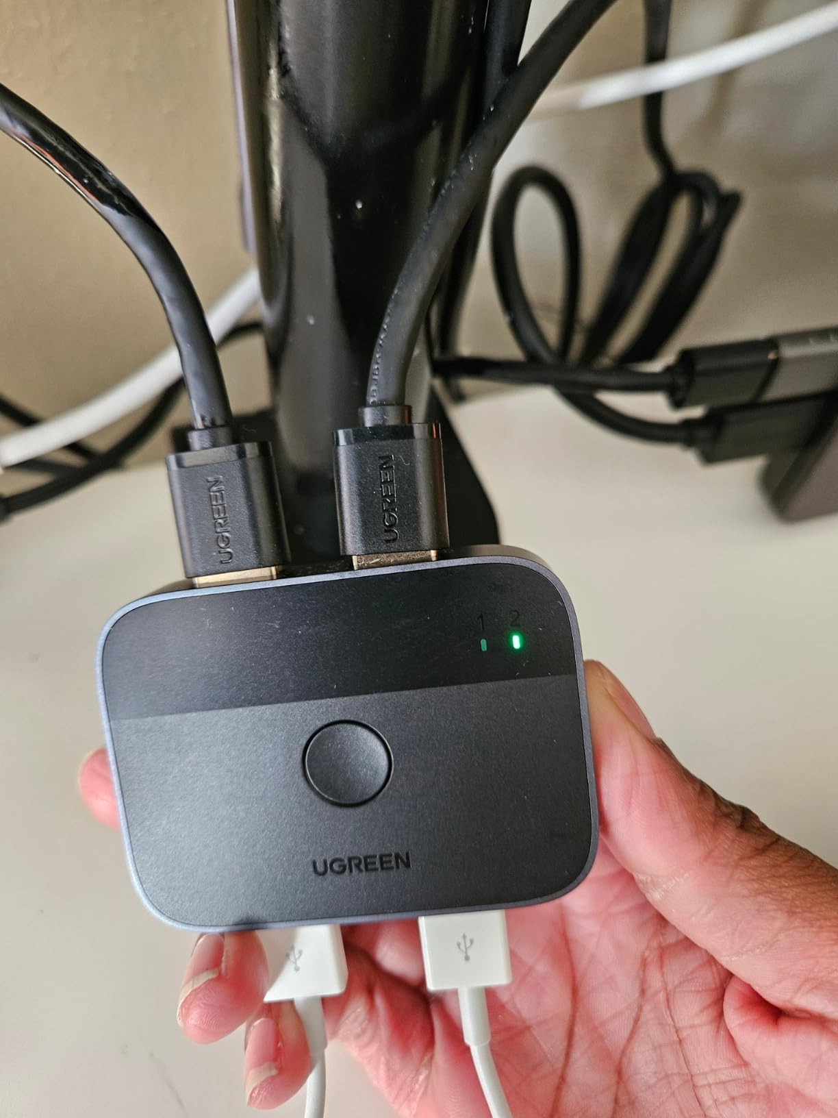 UGREEN USB 3.0 Switch 2 in 2 Out, USB Switcher 2 Computers Sharing Keyboard and Mouse Printer Scanner Webcam, Printer Splitter for 2 Computers, 2 Port USB Selector Switch with 2 USB3.0 Cables customer photo 1