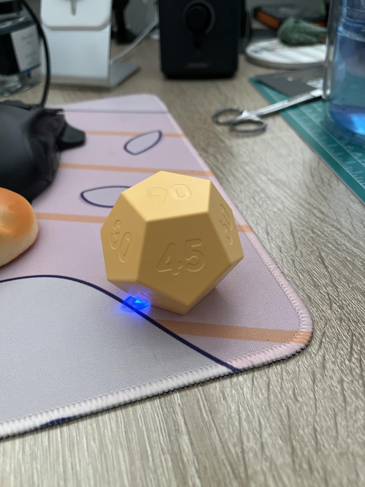 Cube Pomodoro Timer - Flip to Start Countdown, Rechargeable Mini Productivity Timer for Study, Office, 11 Preset Times, Silent/Vibration, Time Management Tool for Kids & ADHD (White) customer photo 1