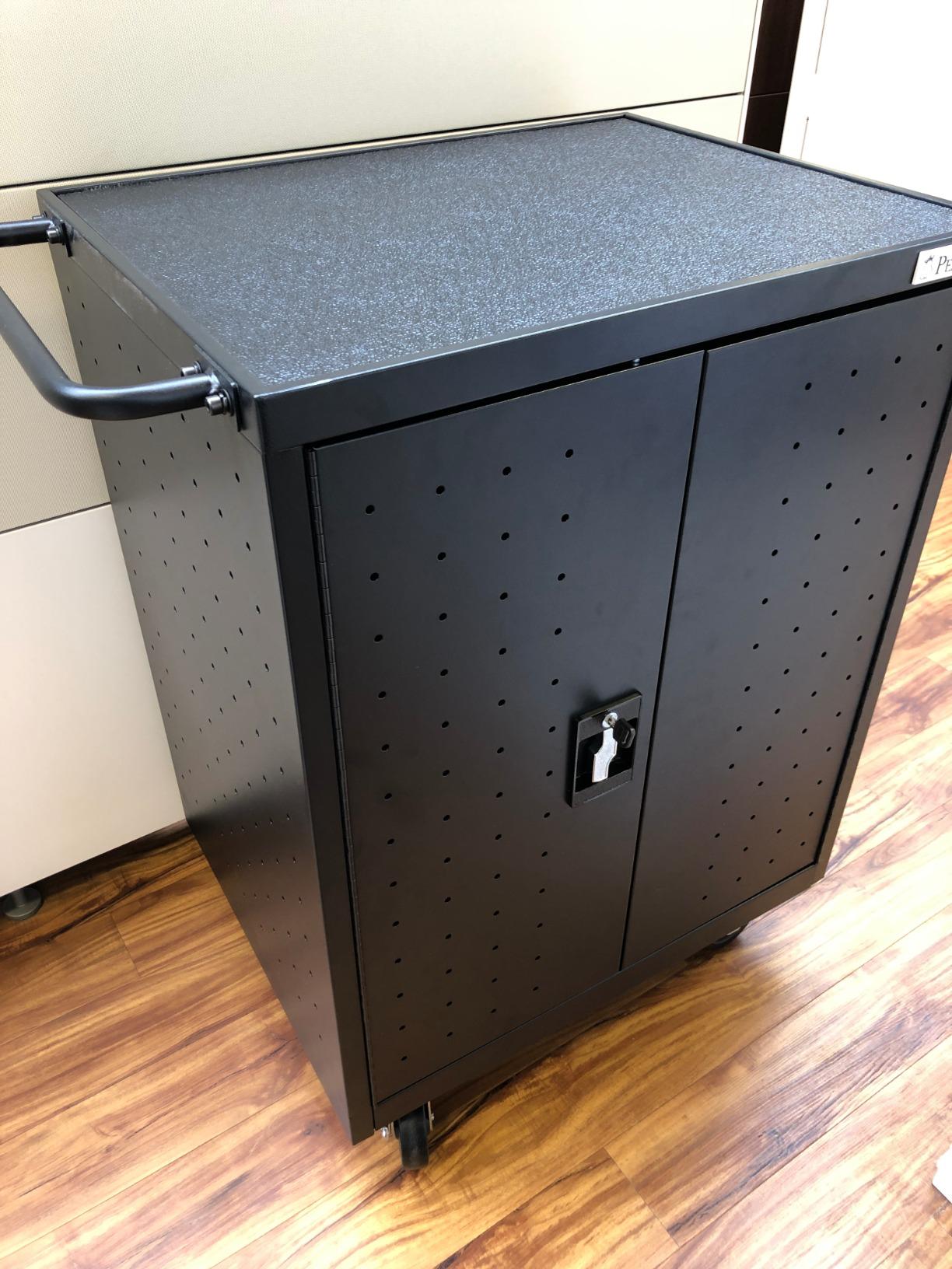 Pearington 30 Device Mobile Charging/Storage Cart for iPads, Tablets, Laptop, and Chromebook, Up to 13-inch Screen Size, Classroom Locking Charging Station customer photo 1