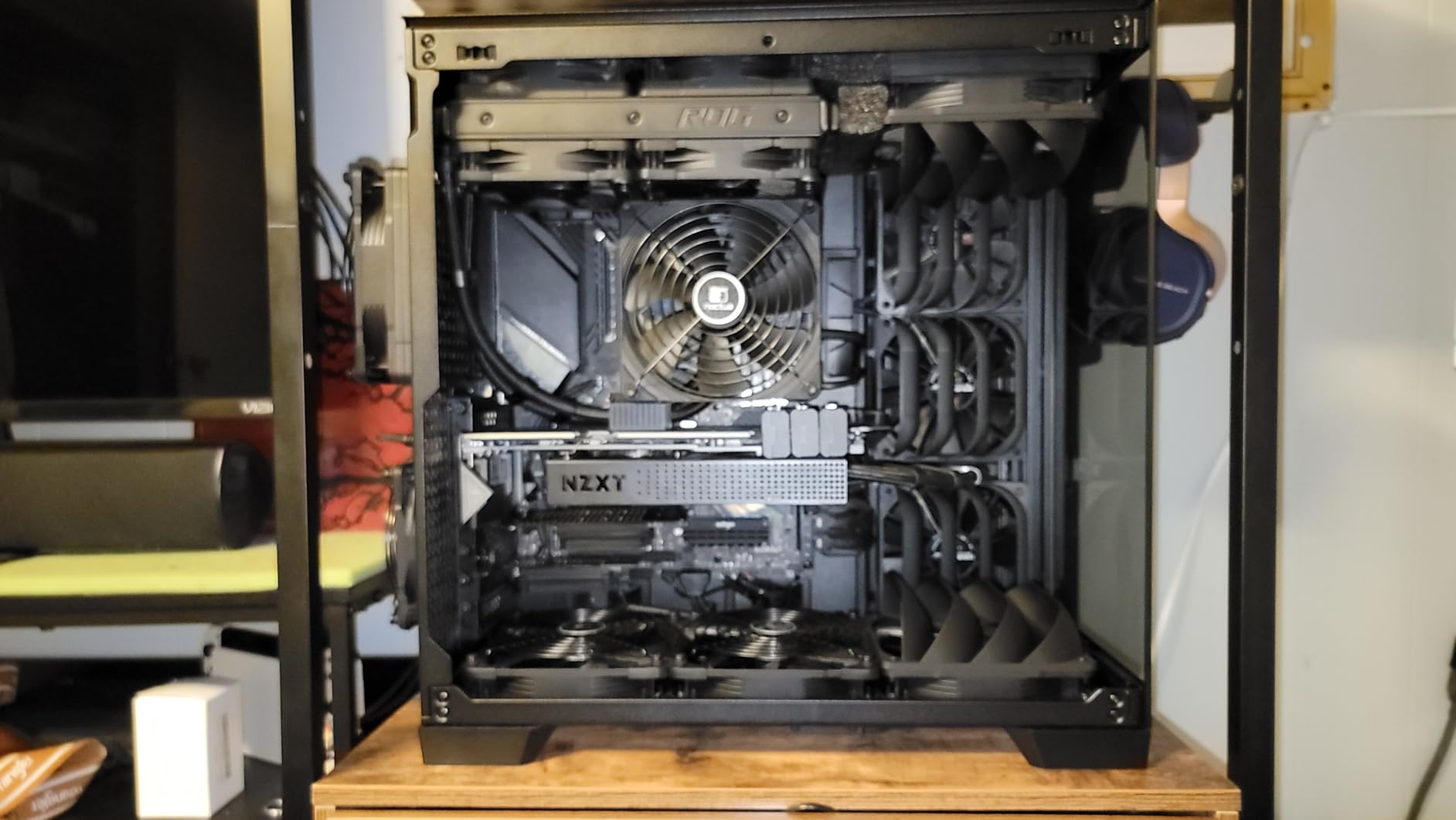 Antec C8, Fans not Included, RTX 40 Compatible, Dual-Chamber, Toolless Design, Type-C, 360mm Radiator Support, Seamless Tempered Glass Front & Side Panels, High Airflow Full-Tower E-ATX PC Case customer photo 1