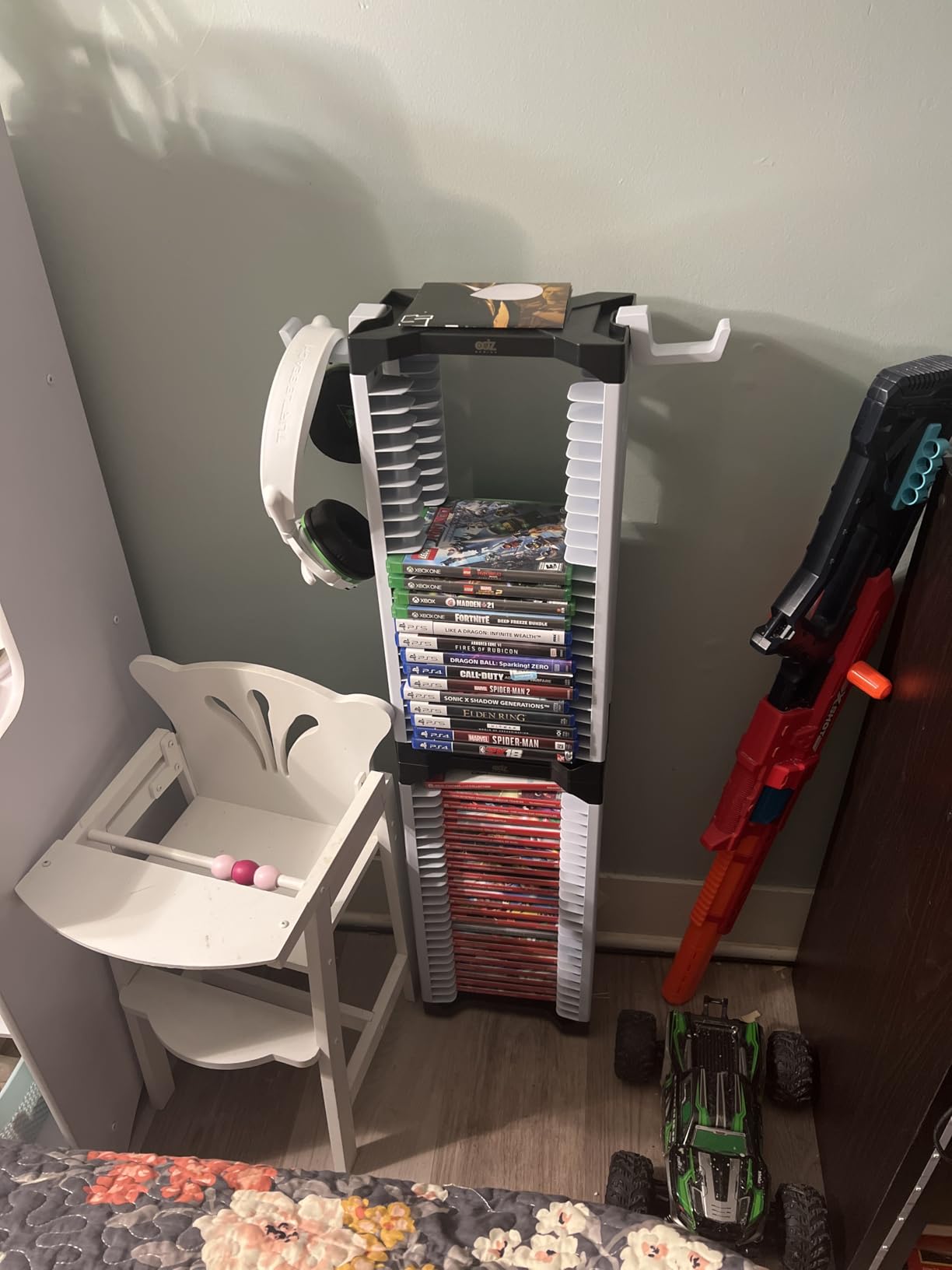 ADZ Universal Game Holder - 46 Game Storage Tower Rack for PS2 PS3 PS4 PS5 PSP Xbox 360 Xbox One Series X Wii Switch Games DVD and Blu-Ray Disks. Includes 2 Controller Mounts (White) customer photo 1