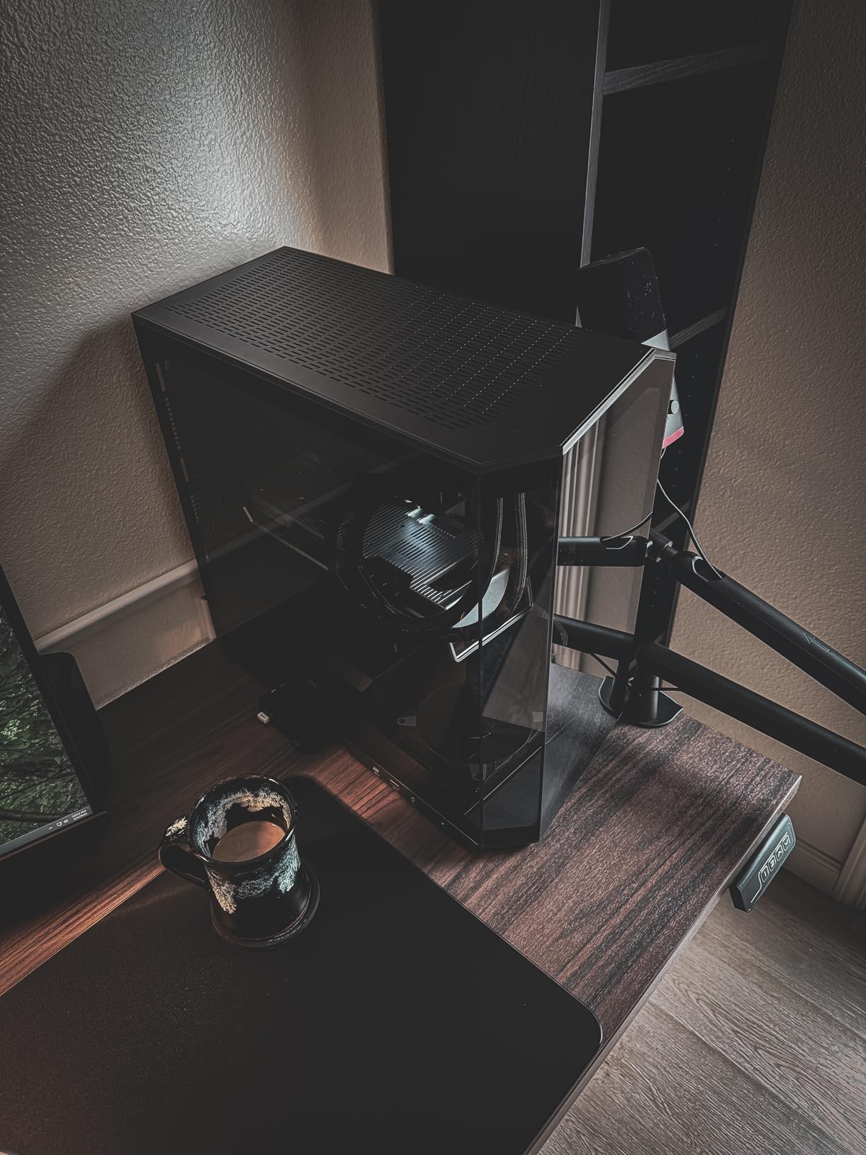 MSI B650M Project Zero Gaming Motherboard (AMD Ryzen 9000/8000/7000 Series Processors, AM5, DDR5, PCIe 4.0, M.2 Slots, SATA 6Gb/s, USB 3.2 Gen 2, HDMI/DP, Wi-Fi 6E, Bluetooth 5.3, 2.5Gbps LAN, mATX) customer photo 1