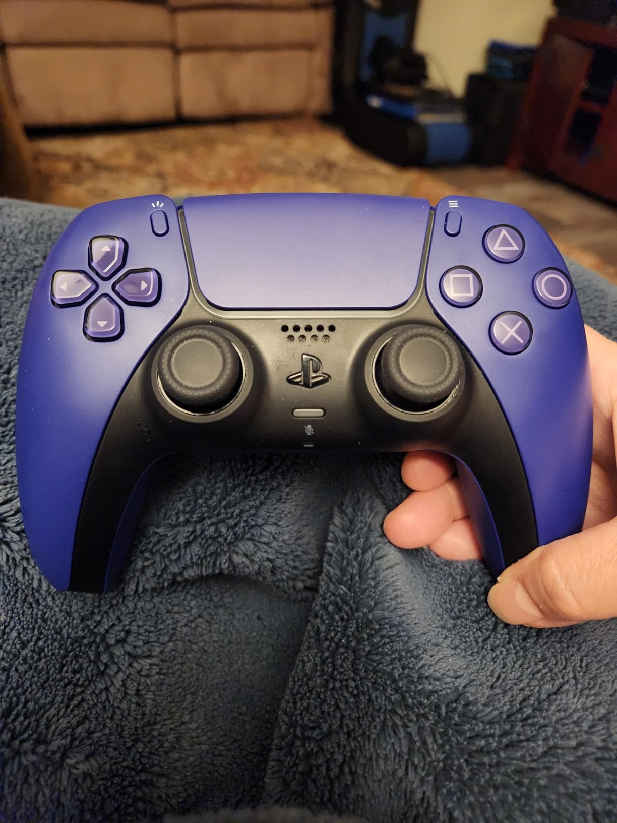 PlayStation DualSense Wireless Controller - Midnight Black customer photo 1