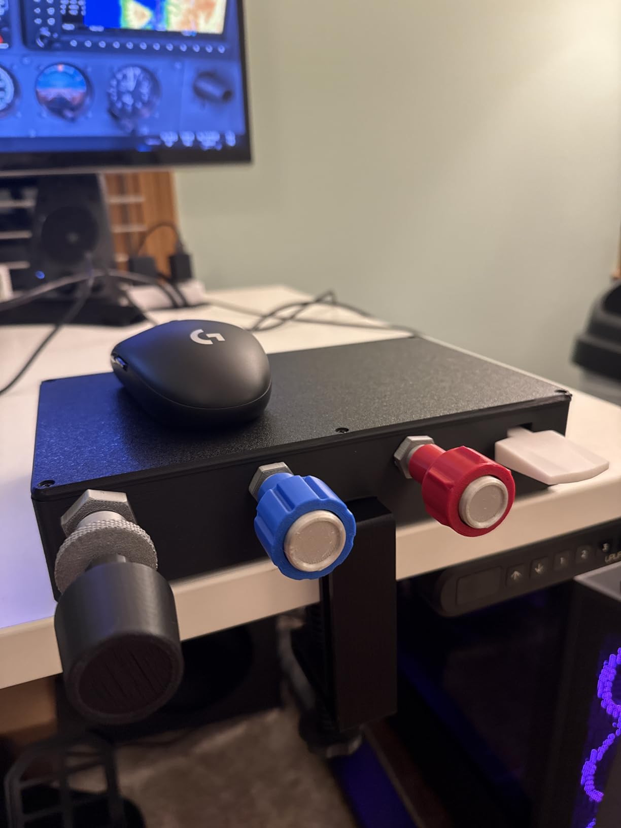 Cessna Style Vernier Controls - Throttle, Prop, Mixture and Flaps | True Vernier Prop and Mixture Controls, Throttle Friction Lock, Flaps Control customer photo 1