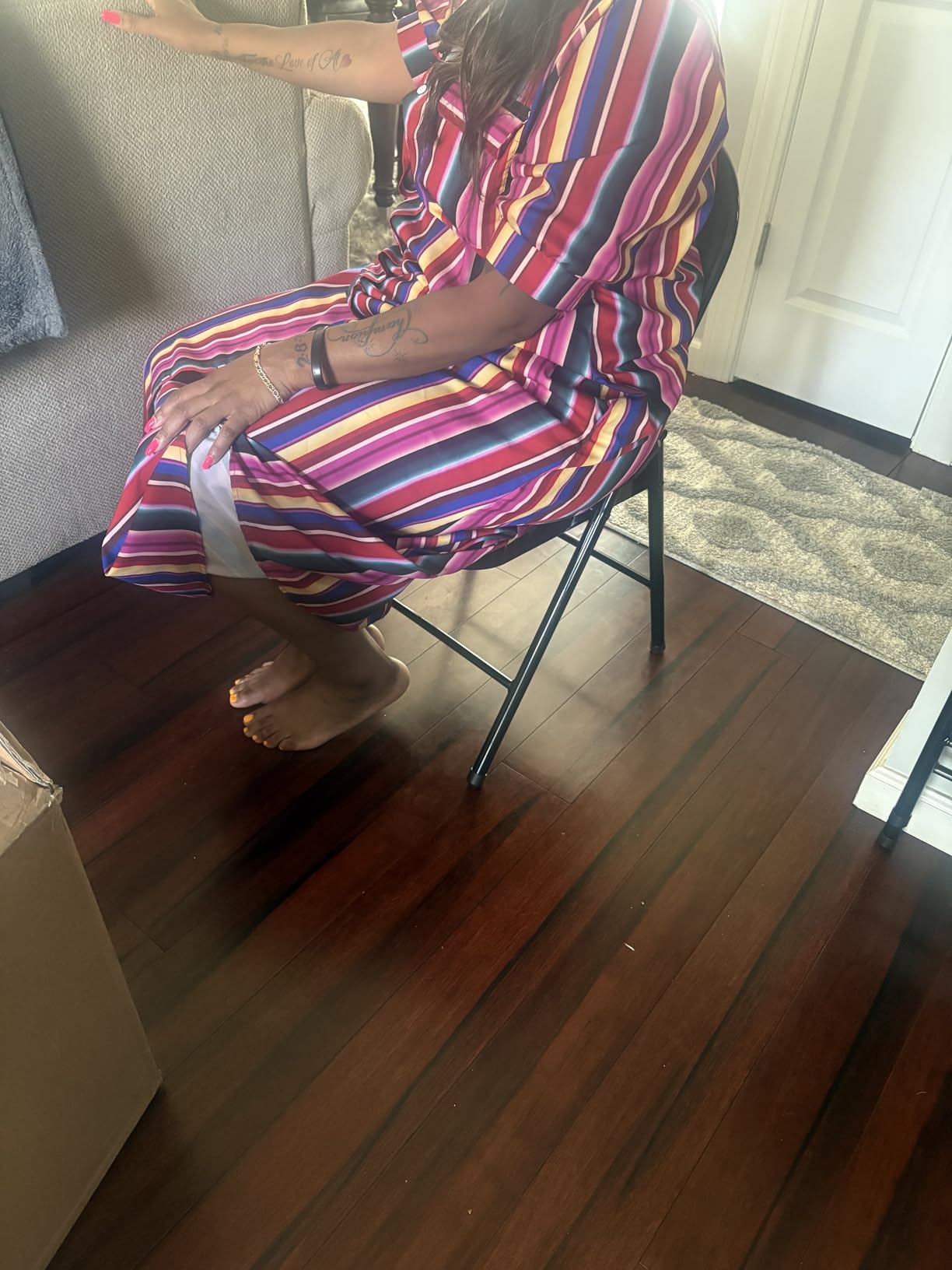 Nazhura 4 Pack Folding Chairs, Fabric Dining Chair Set with Padded Cushion and Back, Indoor Outdoo Seat for Home Office Events Wedding Party (Oatmeal Strip Fabric Seating) customer photo 1