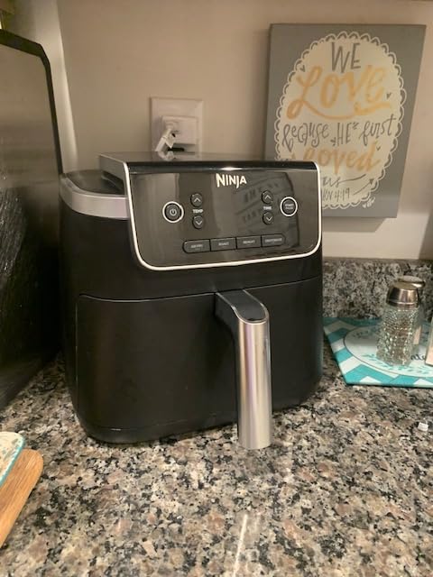 Ninja Air Fryer Pro, 5 Qt, 4-in-1, Grey, AF141 | Air fry, roast, reheat, dehydrate, 1750W, 400F max, Fits 4 lbs fries, Nonstick basket, Dishwasher-safe customer photo 1