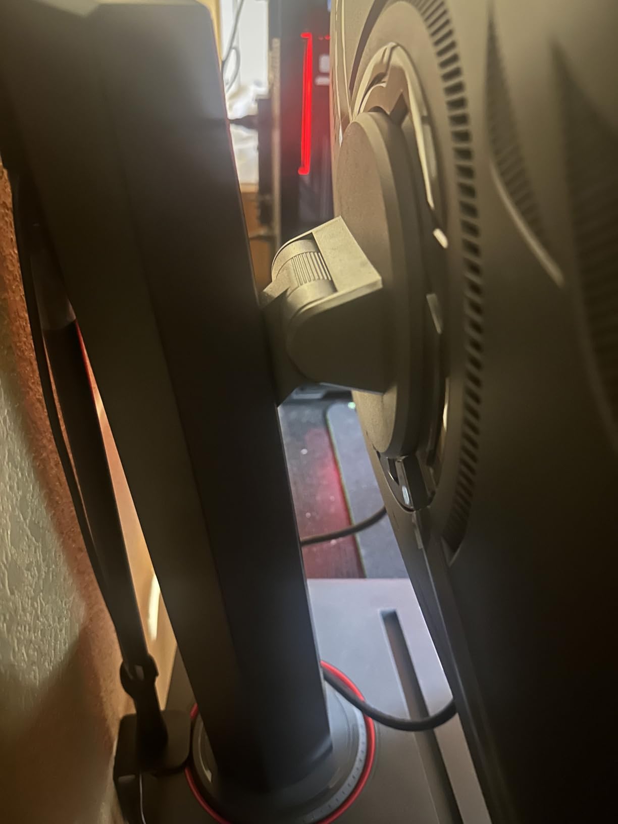 ROG Strix 27 QHD (2560x1440) HDR400 USB-C Gaming Monitor (XG27ACS), 180Hz, 1ms, Fast IPS, 133% sRGB, Extreme Low Motion Blur Sync, G-Sync Compatible, DisplayWidget, Tripod Socket, 3 Year Warranty customer photo 2