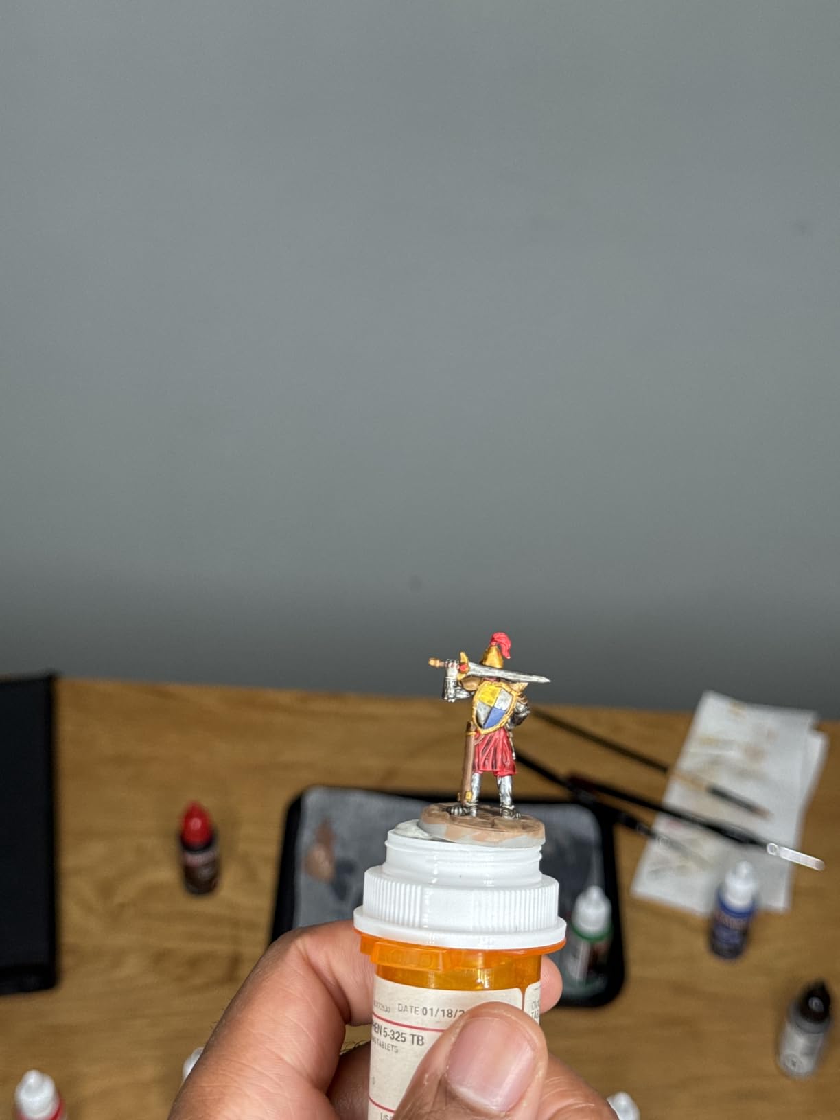 The Army Painter Warpaints Fanatic: Starter Set, 11 x 18 ml Acrylic Paints, incl. Metallics, Wash, Brush-On Primer, 1 Miniature & 1 Brush - Miniature paint set for D&D & Warhammer Figures customer photo 1