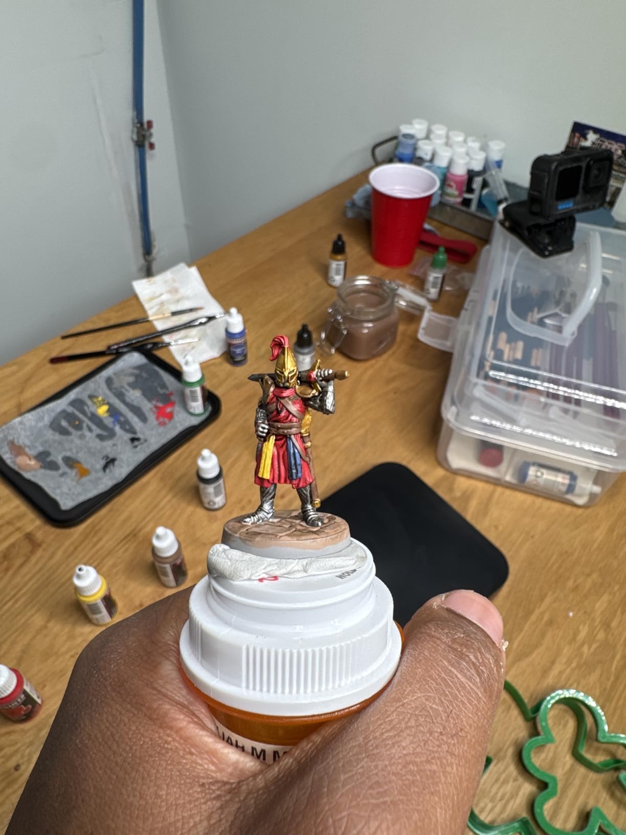 The Army Painter Warpaints Fanatic: Starter Set, 11 x 18 ml Acrylic Paints, incl. Metallics, Wash, Brush-On Primer, 1 Miniature & 1 Brush - Miniature paint set for D&D & Warhammer Figures customer photo 2