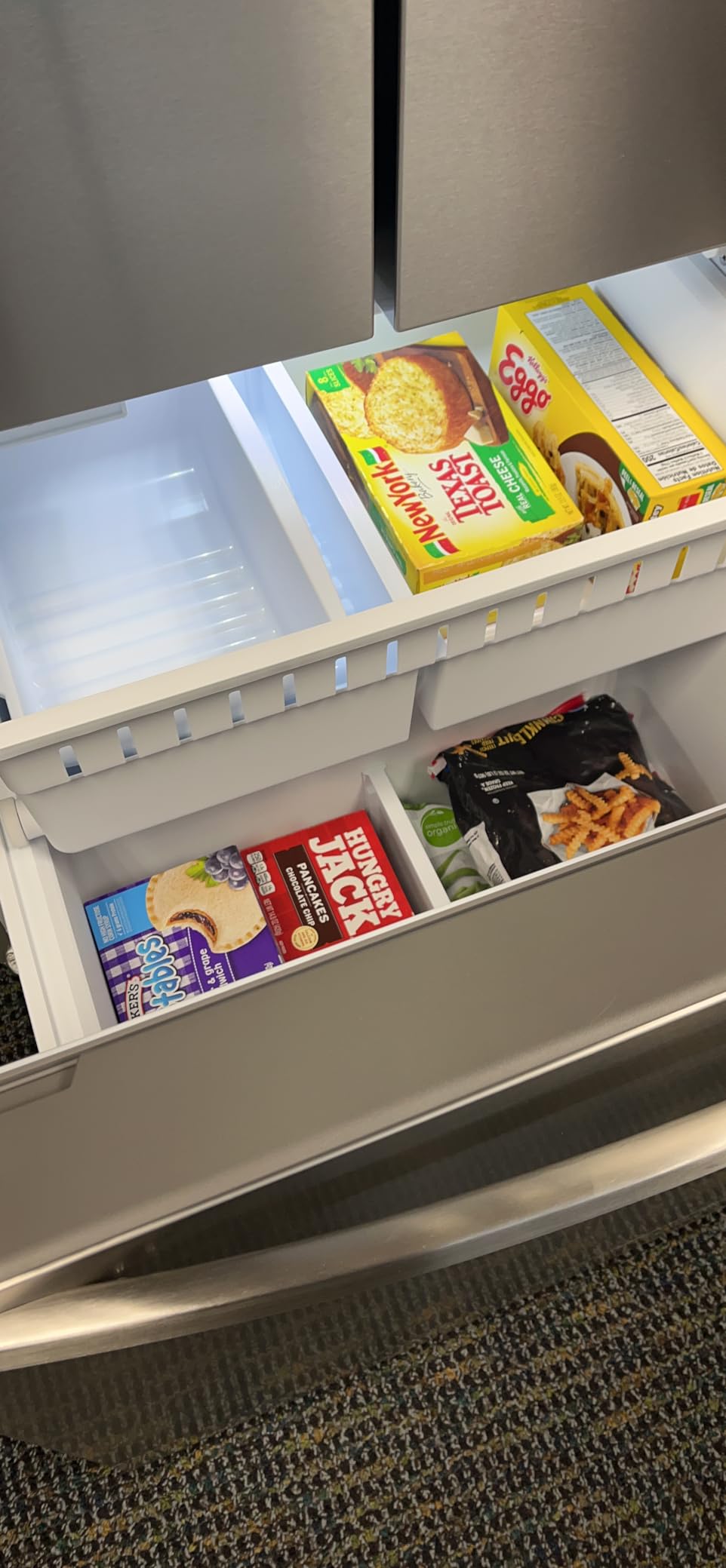 Kenmore 4675525 30' French Door Refrigerator with Freezer - Accela Chill, Ice Maker, Adjustable Glass Shelves, ENERGY STAR Certified, 17.5 cu. ft. Capacity - Fingerprint Resistant Stainless Steel customer photo 3