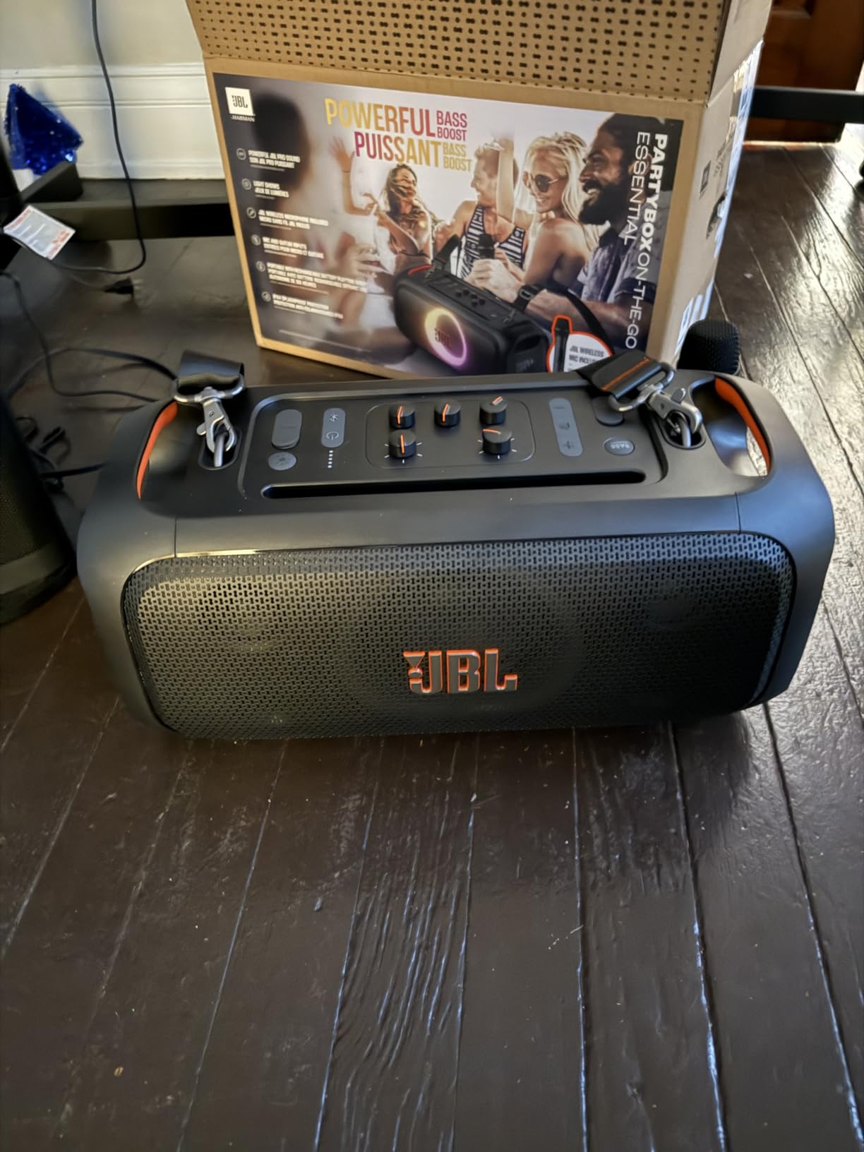 JBL PartyBox On-the-Go Essential - Portable Party Speaker - Black | Amazing JBL Pro Sound, Synched light show, JBL wireless microphone included, IPX4 splashproof protection customer photo 2