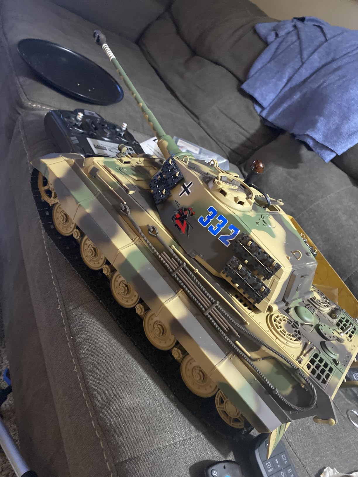 RC Tanks HengLong German King Tiger Henschel Heavy Tank, 1/16 2.4ghz Remote Control Tank Vehicles Model with Sound & Light for Ages 14+ customer photo 1