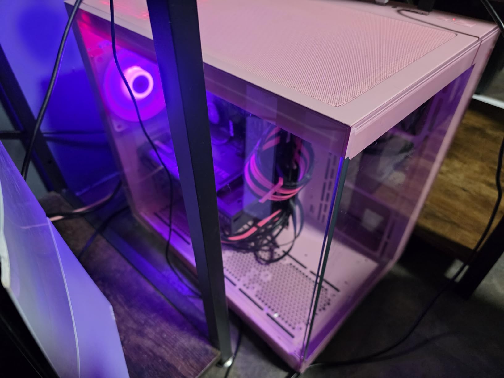 Vetroo AL900 ATX PC Case with 270° Full View Tempered Glass, Pre-Installed ARGB & PWM FDB Fan, Supports 360mm Radiator & 10 Fans, Type-C Ready, for 50 Series GPUs (Black) customer photo 2