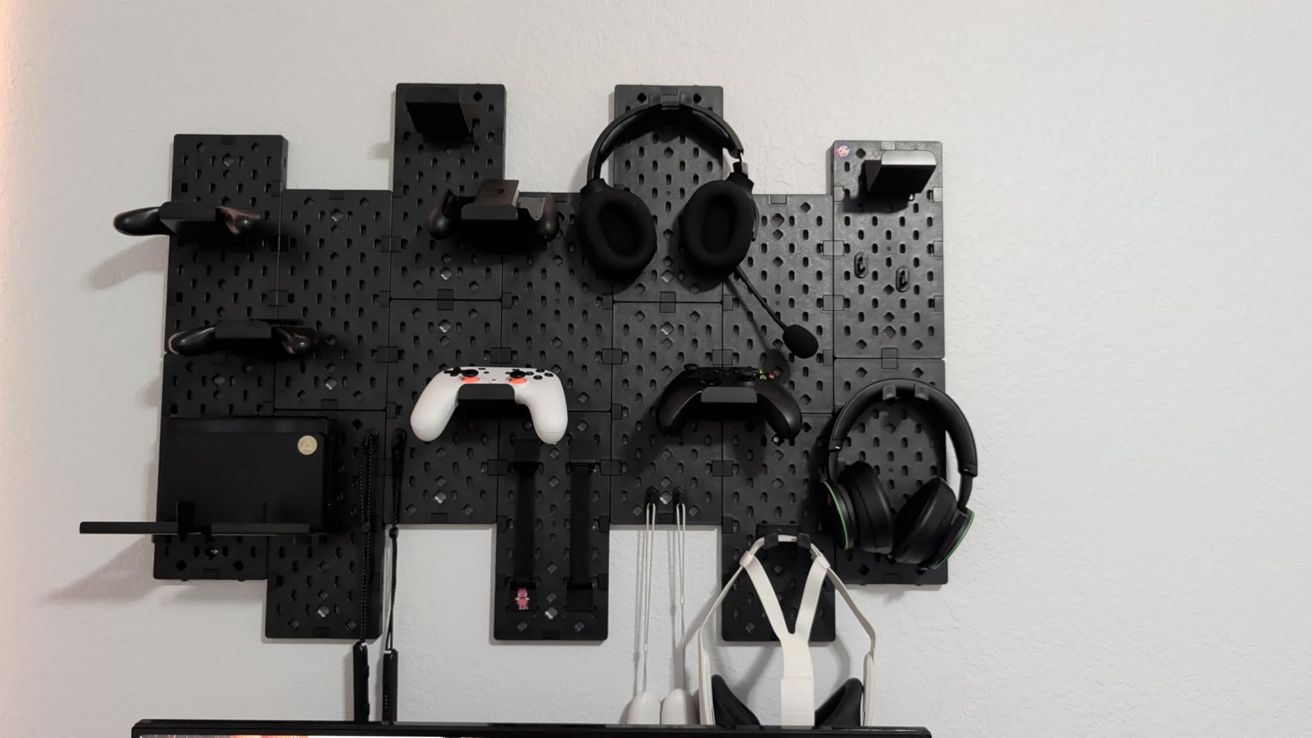 PEGZONE Controller and Headphone Holder Wall Mount, Modular Gaming Pegboard with Accessories, Controller Stand for Xbox PS5 PS4 Switch, Video Game Storage, Disc Shelf Organizer, 14pcs Pegboard, Black customer photo 1