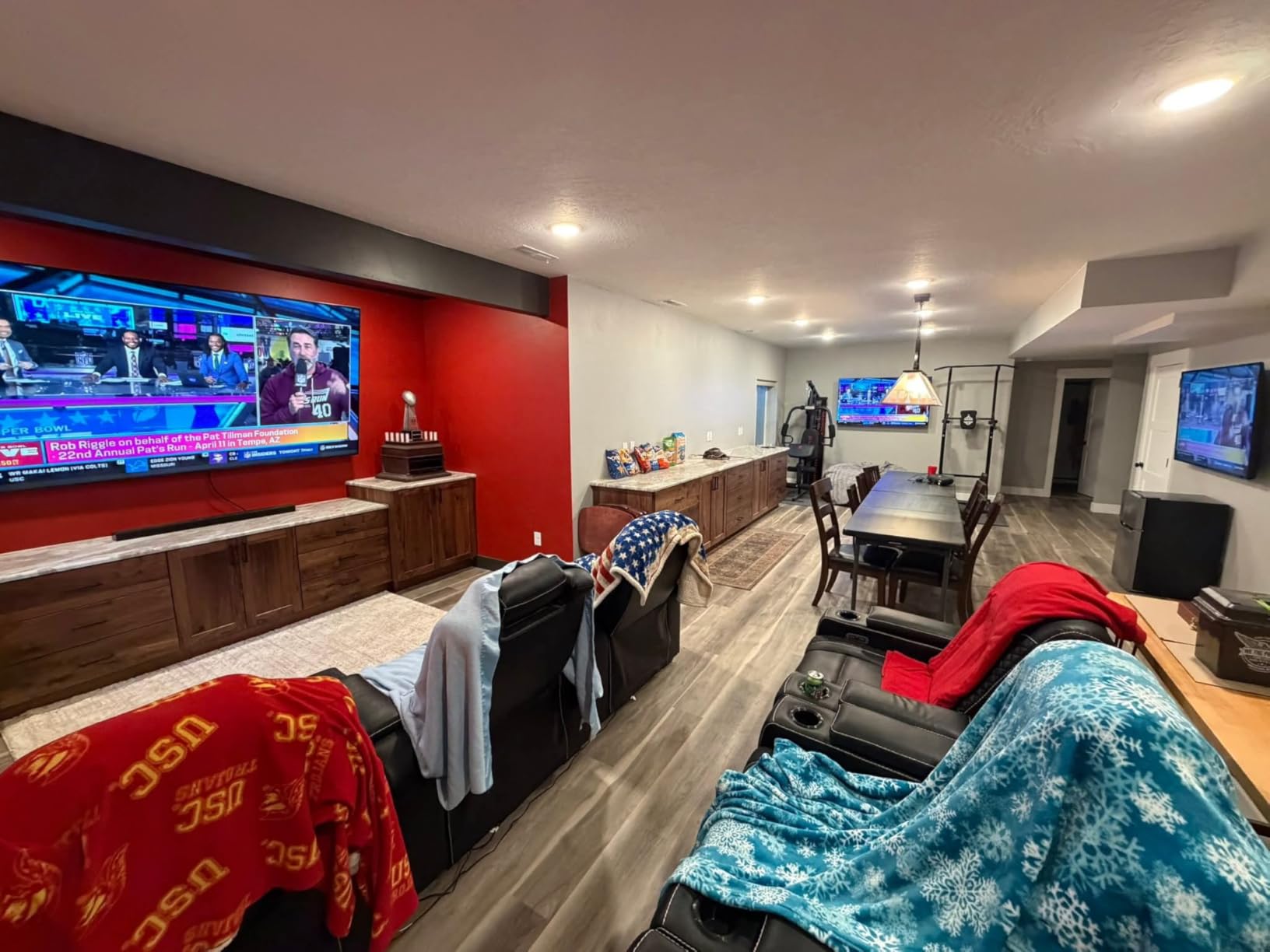 OREI 8K 4x2 HDMI Matrix Switch - 40Gbps HDMI 2.1, Audio Extraction, eARC, Downscaling, EDID Management (BK-402A) customer photo 1