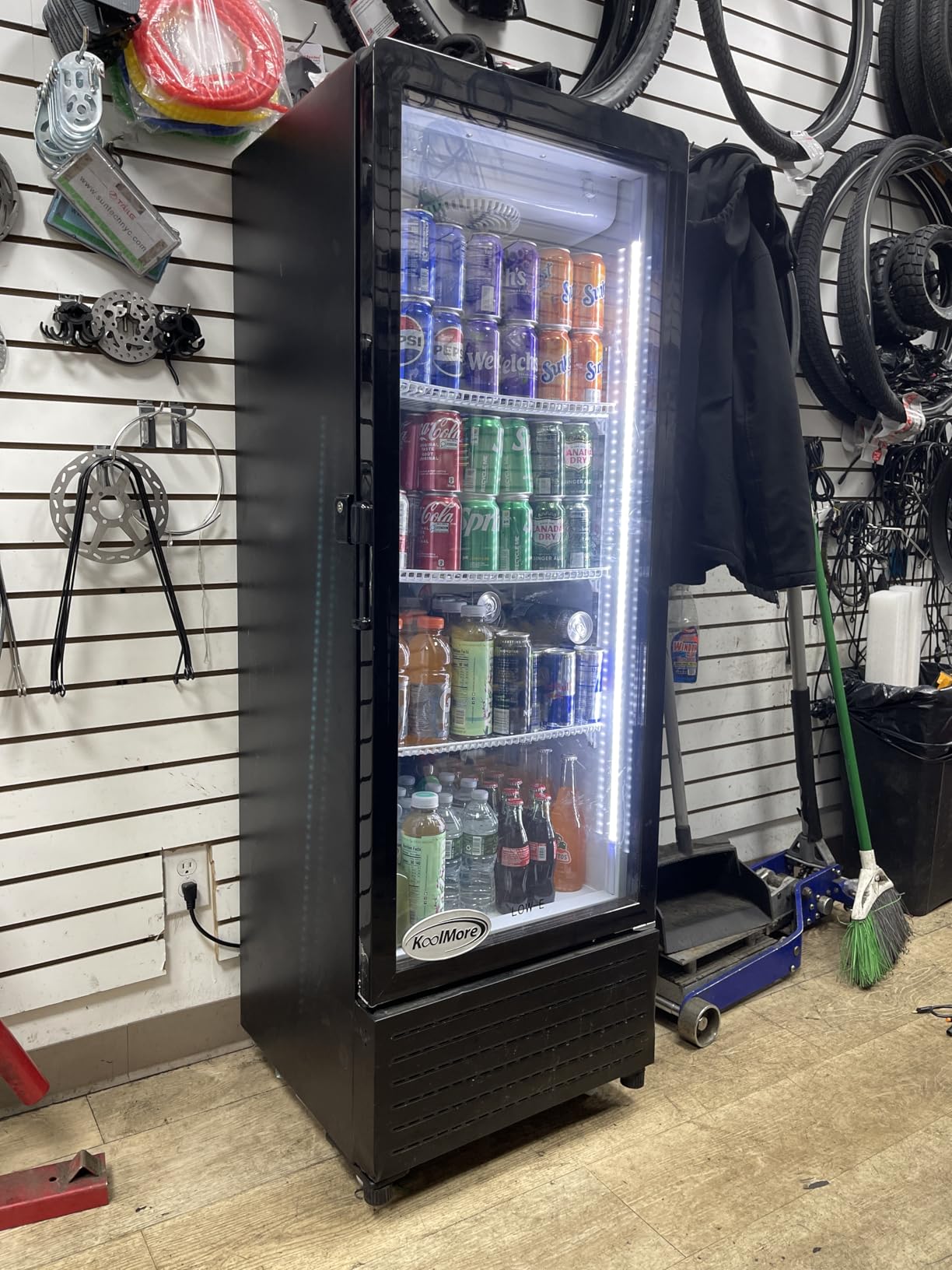 KoolMore 23 in. One Glass Door Commercial Display Merchandiser Refrigerator Cooler in Black, ETL Listed, 10 cu. ft. (KM-MDR-1GD-10C) customer photo 1