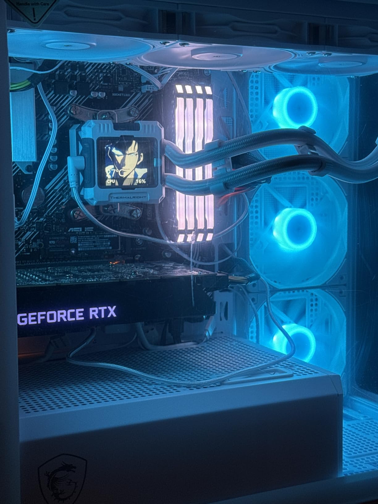 Thermalright FW 360 White ARGB-360mm AIO CPU Liquid Cooler,IPS LCD Screen with 320 * 240 Resolution,for AM4/AM5/Intel LGA1700,2.4 inch Magnet-Absorbent LCD Screen for Images -White customer photo 1