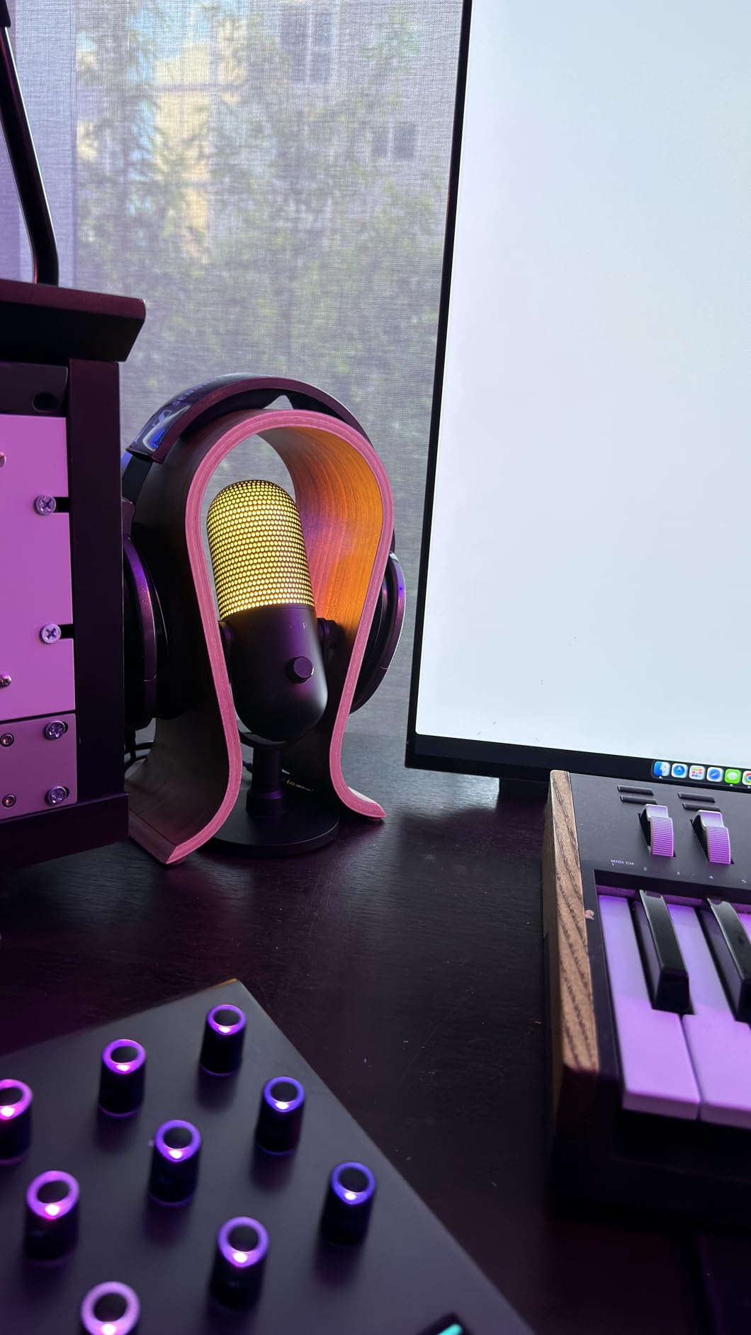 QWORK Wood Headphone Stand - Headset Holder, Arch Bridge Design - Universal Compatibility, Ear Headphones Hanger Holder, Stylish Desk Headset Holder for Headphones, Cables, Game Pads, QS32269 customer photo 1