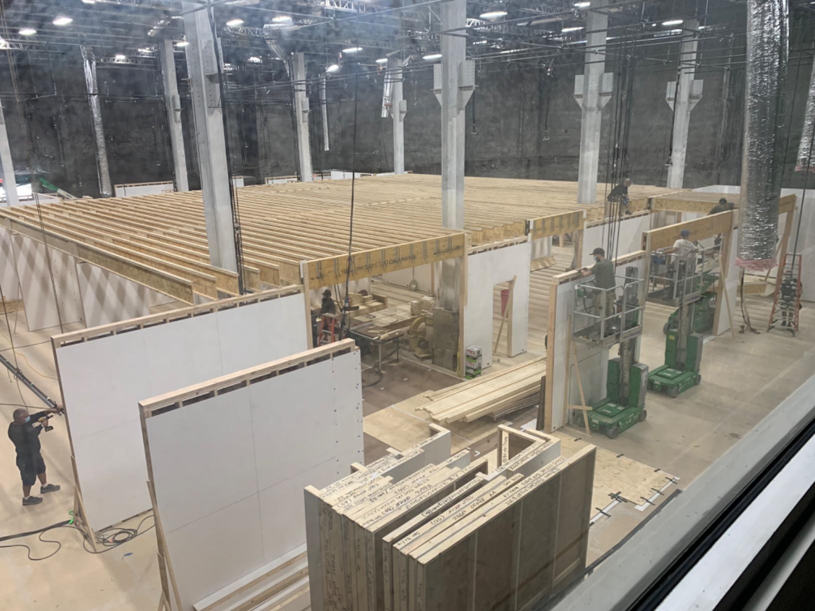 Johnson Level & Tool JRT300-RDHV-S Self-Leveling Red Dual Slope Rotary Laser System, 4,000FT Range, Lithium Ion Batteries, Magnetic Target, Laser Detector, Remote Control, Tripod and 13 FT Grade Rod customer photo 2