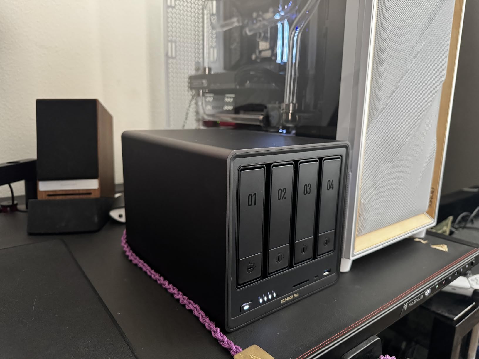 UGREEN NASync DXP4800 Plus 4-Bay Desktop NAS, Intel Pentium Gold 8505 5-Core CPU, 8GB DDR5 RAM, 128G SSD, 1 * 10GbE, 1 * 2.5GbE, 2 * M.2 NVMe Slots, 4K HDMI, Network Attached Storage (Diskless) customer photo 1