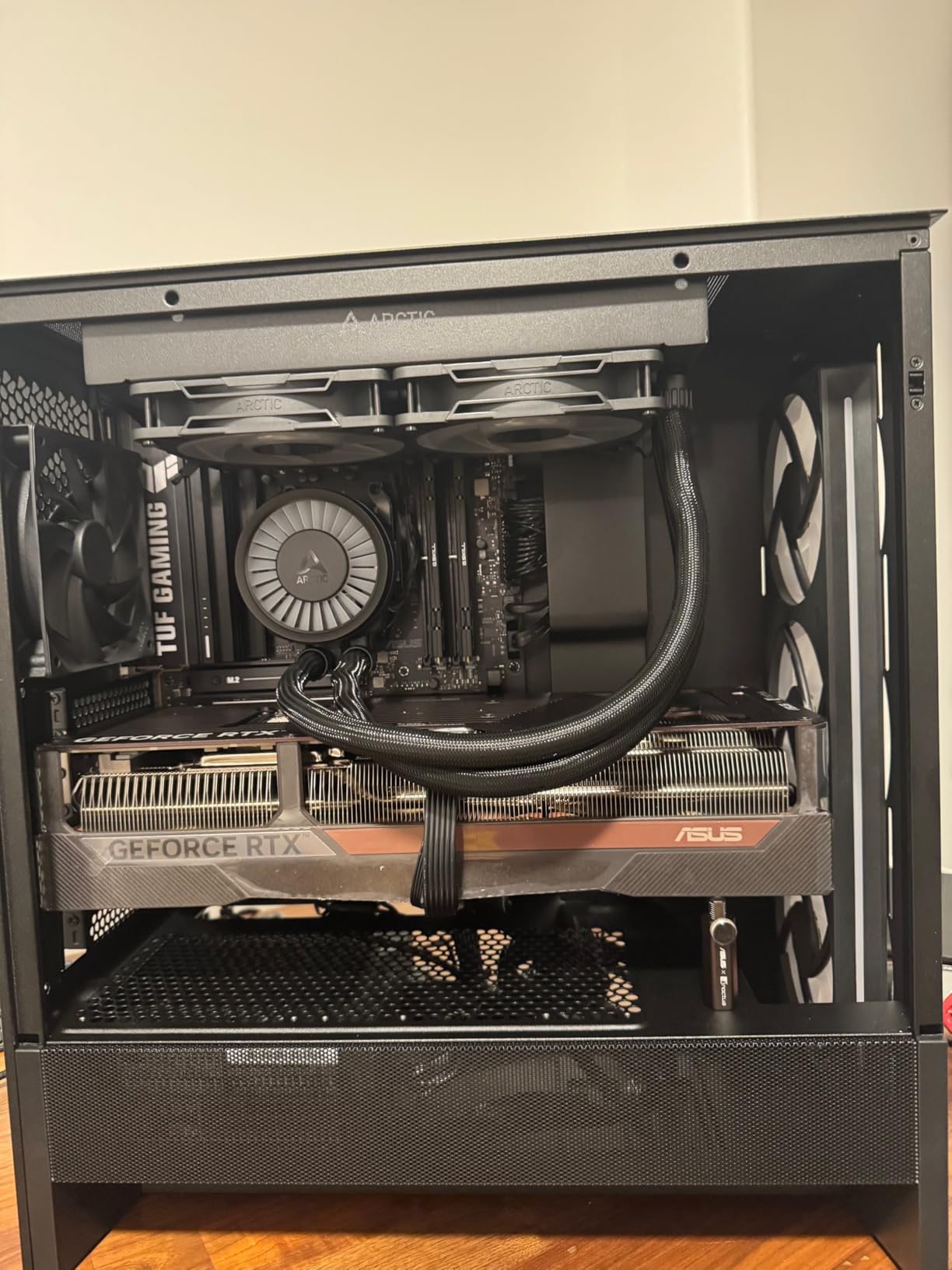 NZXT H5 Flow 2024 - Compact ATX Mid-Tower PC Gaming Case - High Airflow - 2 x 120mm Fans Included - 360mm Front & 240mm Top Radiator Support - Cable Management System - Tempered Glass - Black customer photo 1