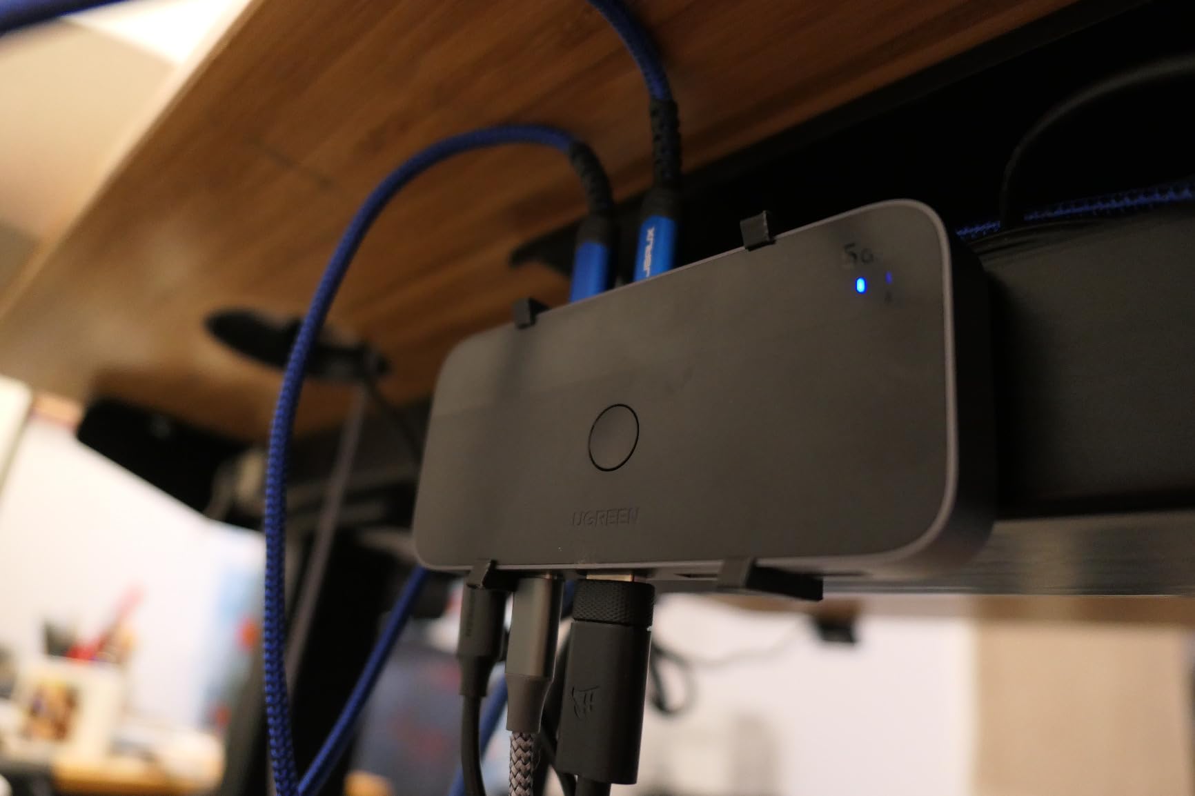 UGREEN USB Switch A & C Input for Computers - Share 4 Ports, Switcher Selector for PC, Laptop, Keyboard, Mouse, Webcam, Microphone - Adapter With 2 USB-C Data Cables and Remote customer photo 1