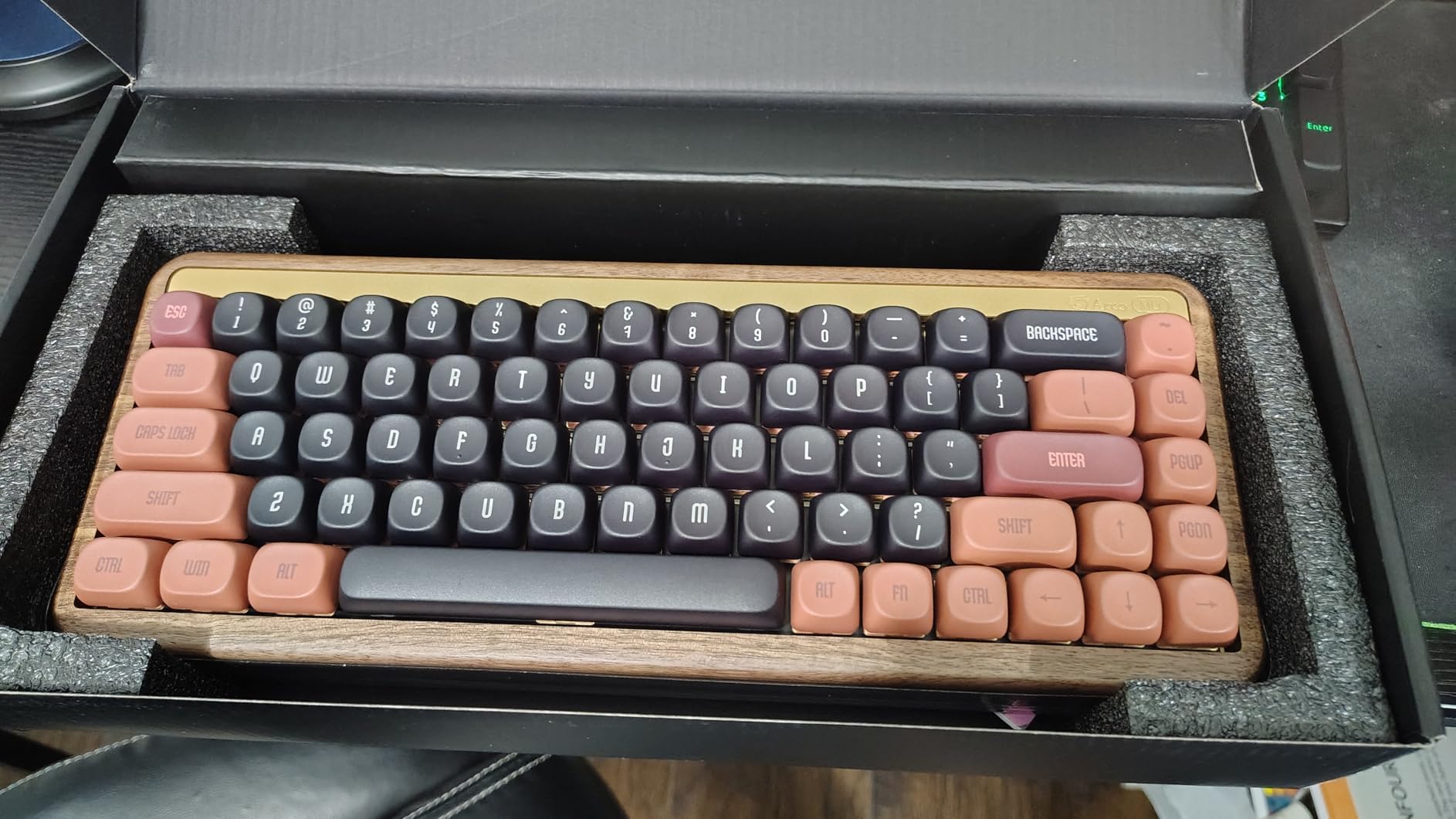 Akko Mechanical Gaming Keyboard with Walnut Wooden Case, MU01 Mountain Seclusion 65% 68-Key RGB 2.4G Wireless/Bluetooth/Wired Hot-swappable Keyboard with PBT Dye-Sub Keycaps for Mac & Win customer photo 1