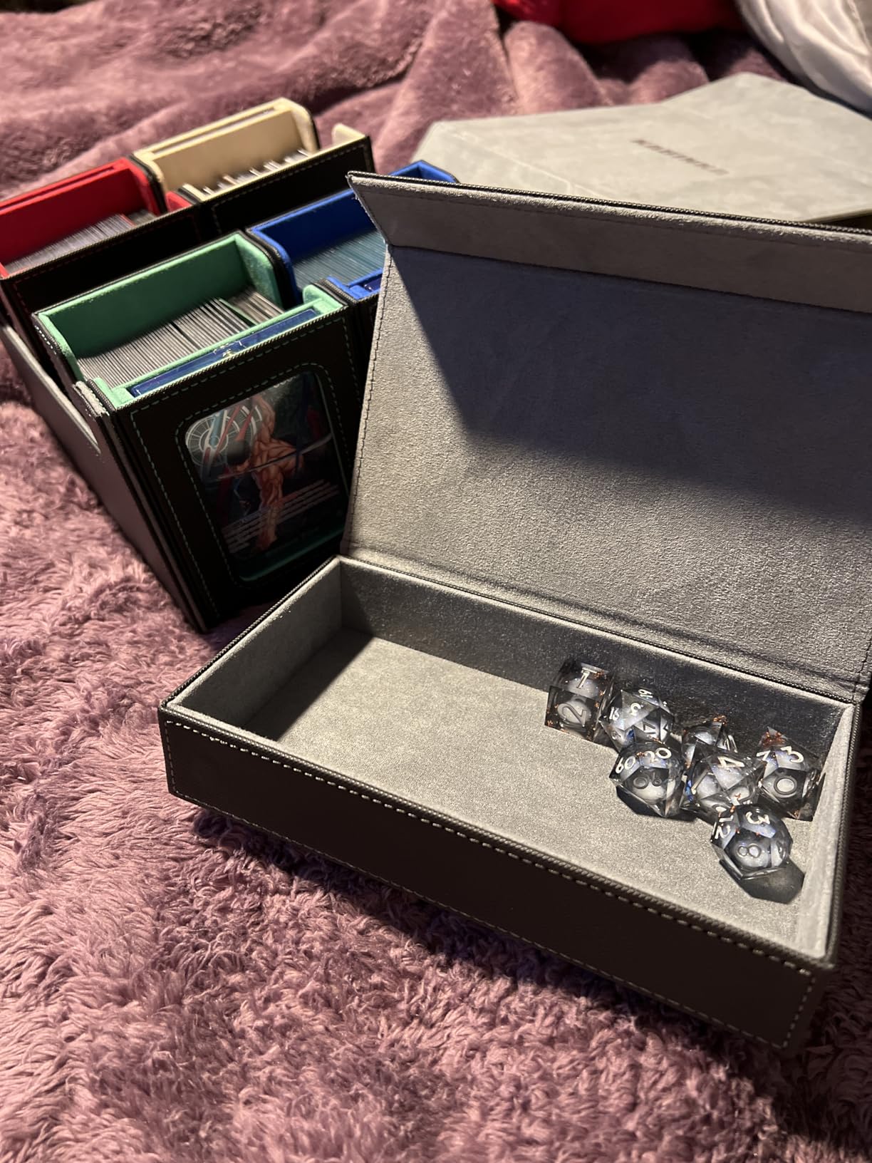 Kabinka Commander Deck Box for MTG Fits 400+ Double-Sleeved Card Storage, 5 IN 1 Removable Card Case with Dice Tray, Display Window for TCG/PTCG/EDH, 4 Magnetic One Touch Holders (Black Purple) customer photo 2