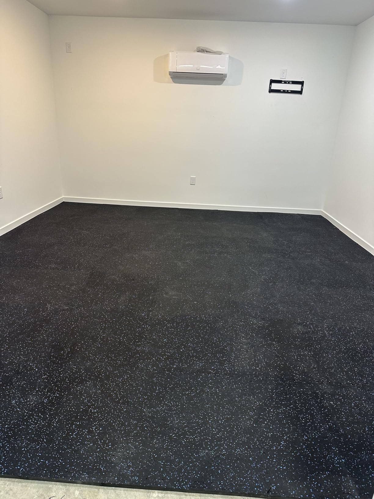 AIRHOP 0.79in Thick 48 Sq Ft Exercise Equipment Mats, 12 Tiles Upgraded Rubber Top with High Density EVA Foam, Large Interlocking Puzzle Gym Flooring for Home Gym, Heavy Weight Workout,Black & Blue customer photo 2