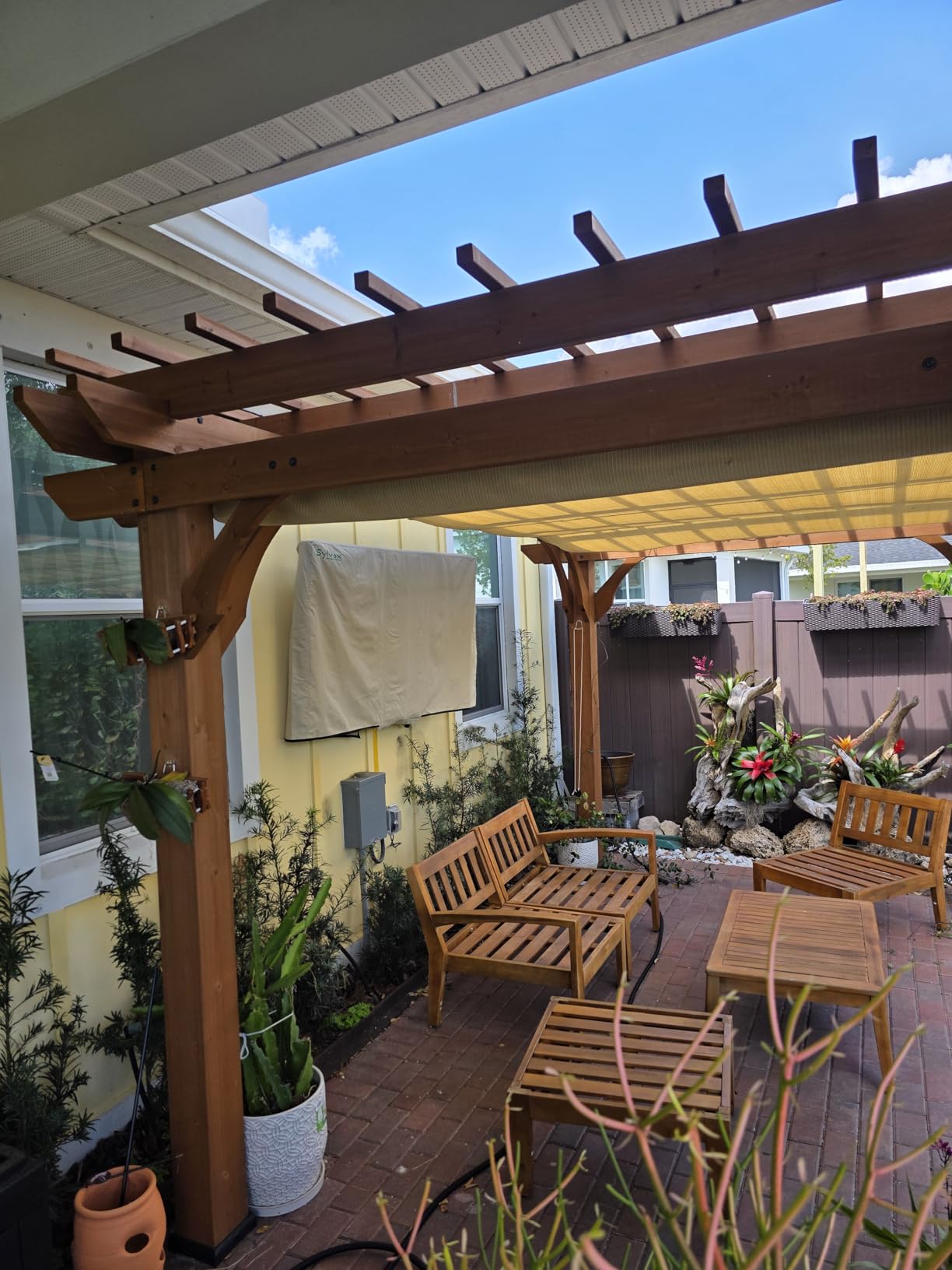 SYLVOX Outdoor TV, 43 inch Smart TV Waterproof Outdoor TVs, 4K Weatherproof Television for Outside, Support Google Assistant, Chromecast, 1000 nit Brightness Partial Sun (Deck Pro 2.0/2024) customer photo 2