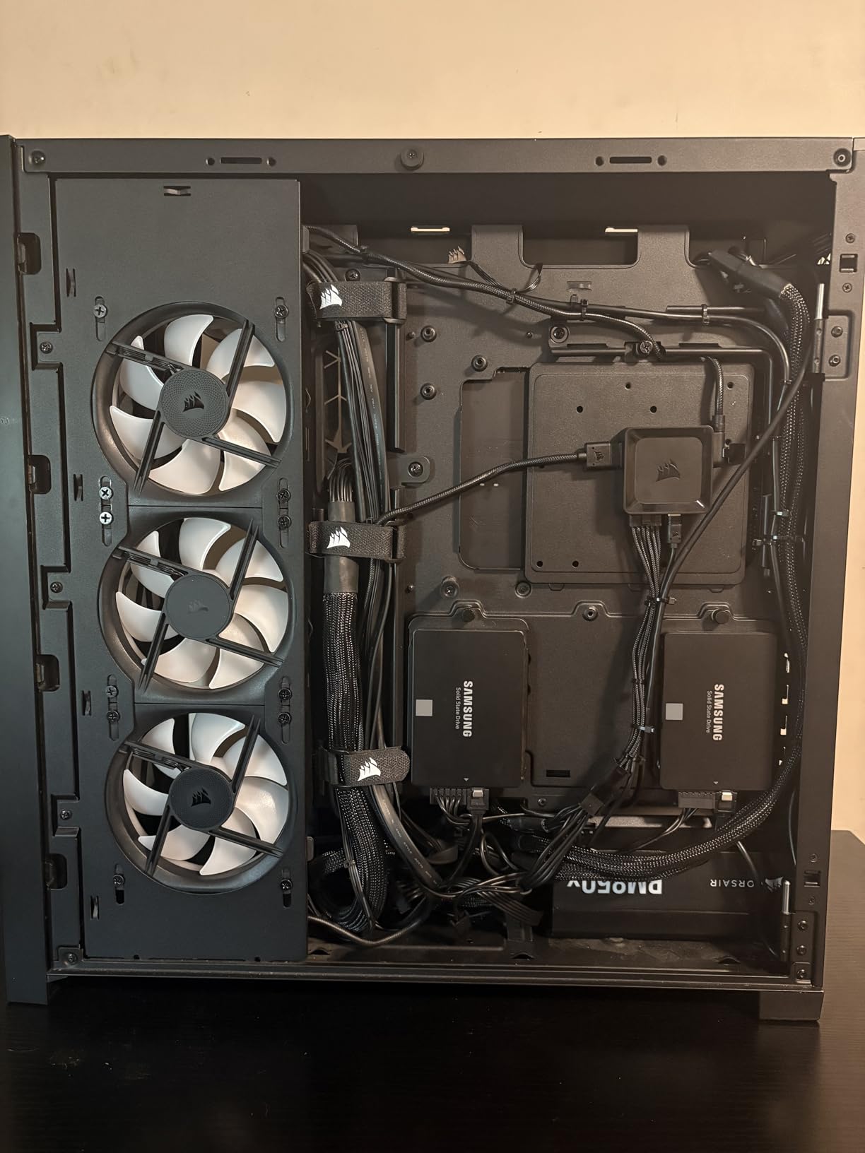 iCUE Link LX120 RGB 120mm PWM Fans Triple Pack - Dual Light Loops - Includes iCUE Link System Hub - CORSAIR AirGuide Technology - Black customer photo 2