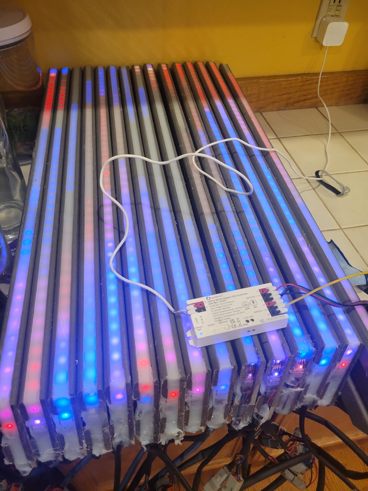 GLEDOPTO ESP32 WLED LED Strip Controller Mic UART Download Music Sound Dynamic Mode RGB IC DIY WiFi APP Control Easy Wiring for WS2811 WS2812 SK6812 TM1814 WS2813 WS2815 FCOB Addressable Strip Light customer photo 2