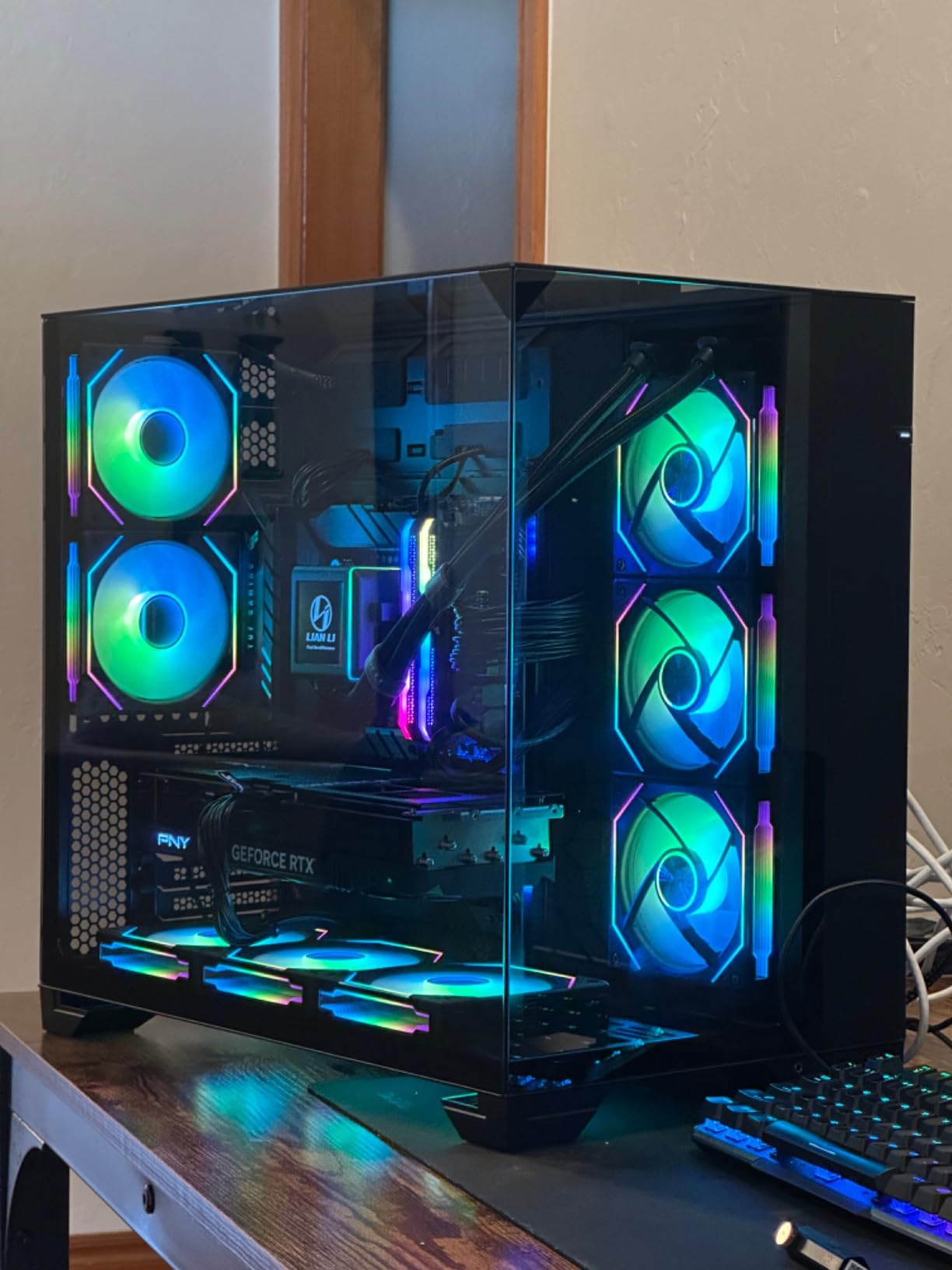 Lian Li UNI Fan SL-Infinity Fan Hub Controller - 4-Pin PWM & 5V 3-Pin ARGB Control Box, Compatible with SL-INF 120/140 Series, Supports Up to 16 UNI Fan SL-Infinity (Non-Wireless) Fans customer photo 1