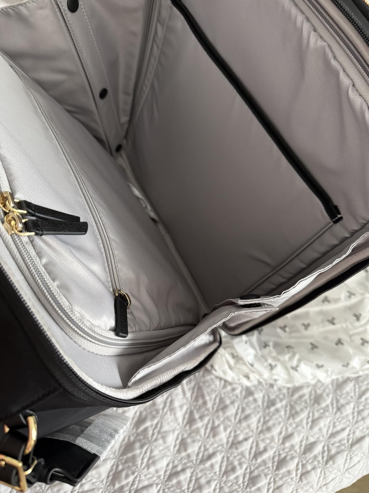 Voyageur Leger 4 Wheeled Luggage - Women's Lightweight and Spacious, Sleek Silhouette, Durable Premium Suitcase - 21.8