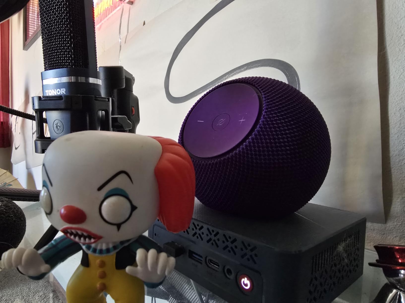 Echo Dot Max (newest model), Alexa speaker with room-filling sound and nearly 3x bass, Great for living rooms and medium-sized spaces, Designed for Alexa+, Glacier White customer photo 1