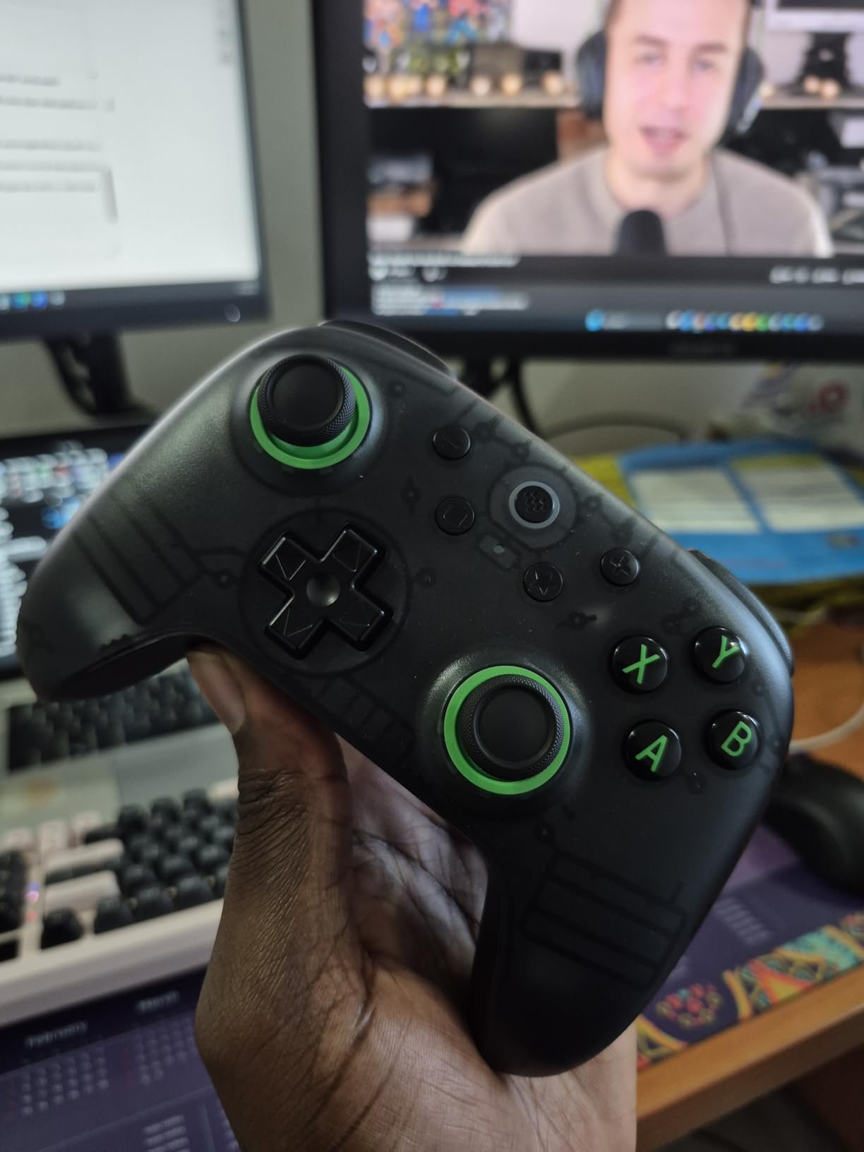 8BitDo Ultimate 2C Wireless Controller for Windows PC and Android, with 1000 Hz Polling Rate, Hall Effect Joysticks and Triggers, and Remappable L4/R4 Bumpers (Green) customer photo 1