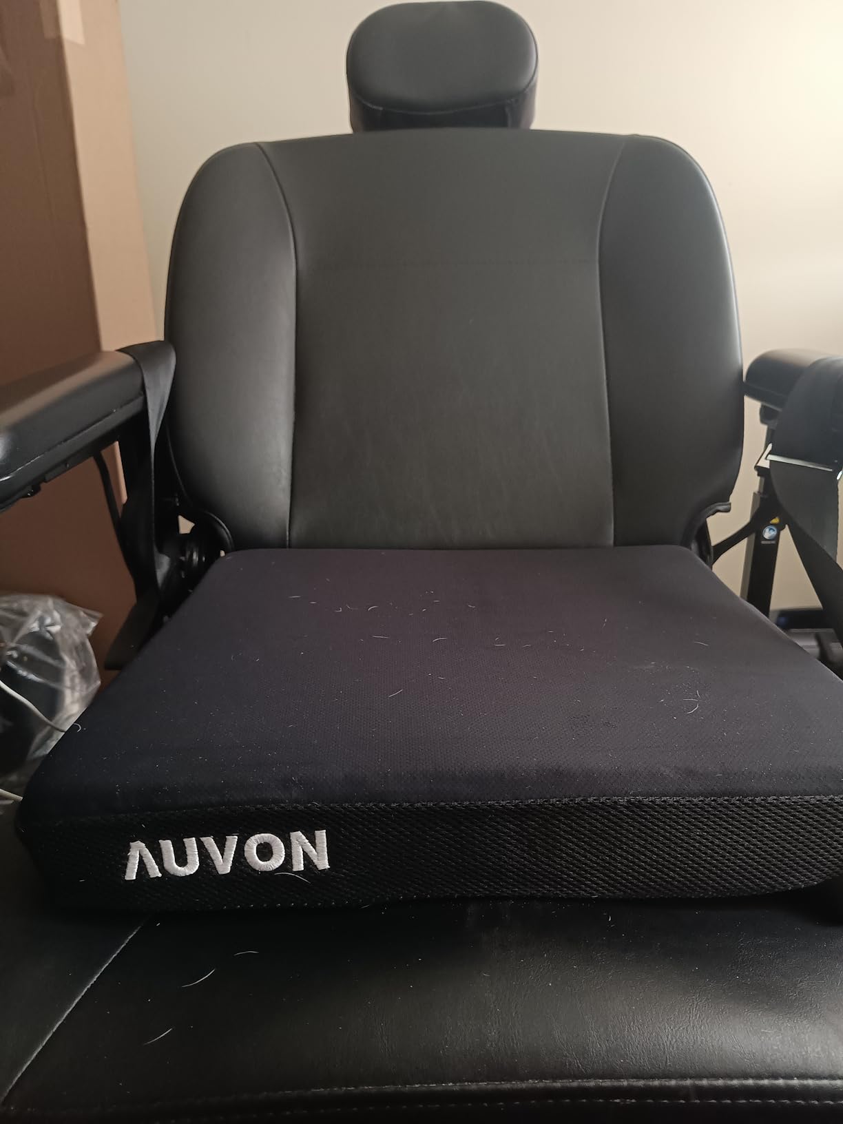AUVON Cooling Gel Wheelchair Seat Cushion for Sciatica, Back, Pressure Sore and Ulcer Pain Relief, Breathable Memory Foam Chair Cushion with Waterproof Silk Fabric, Removable Strap, Anti-Slip Cover customer photo 1