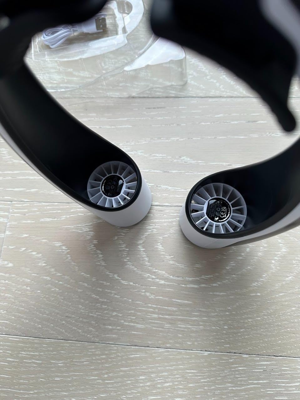 Rohent Portable Hands-Free Neck Fan - 4000mAh Battery, USB-C Rechargeable, Ultra-Quiet, 4 Adjustable Speeds - Perfect for Office, Outdoor, and Travel Use customer photo 1