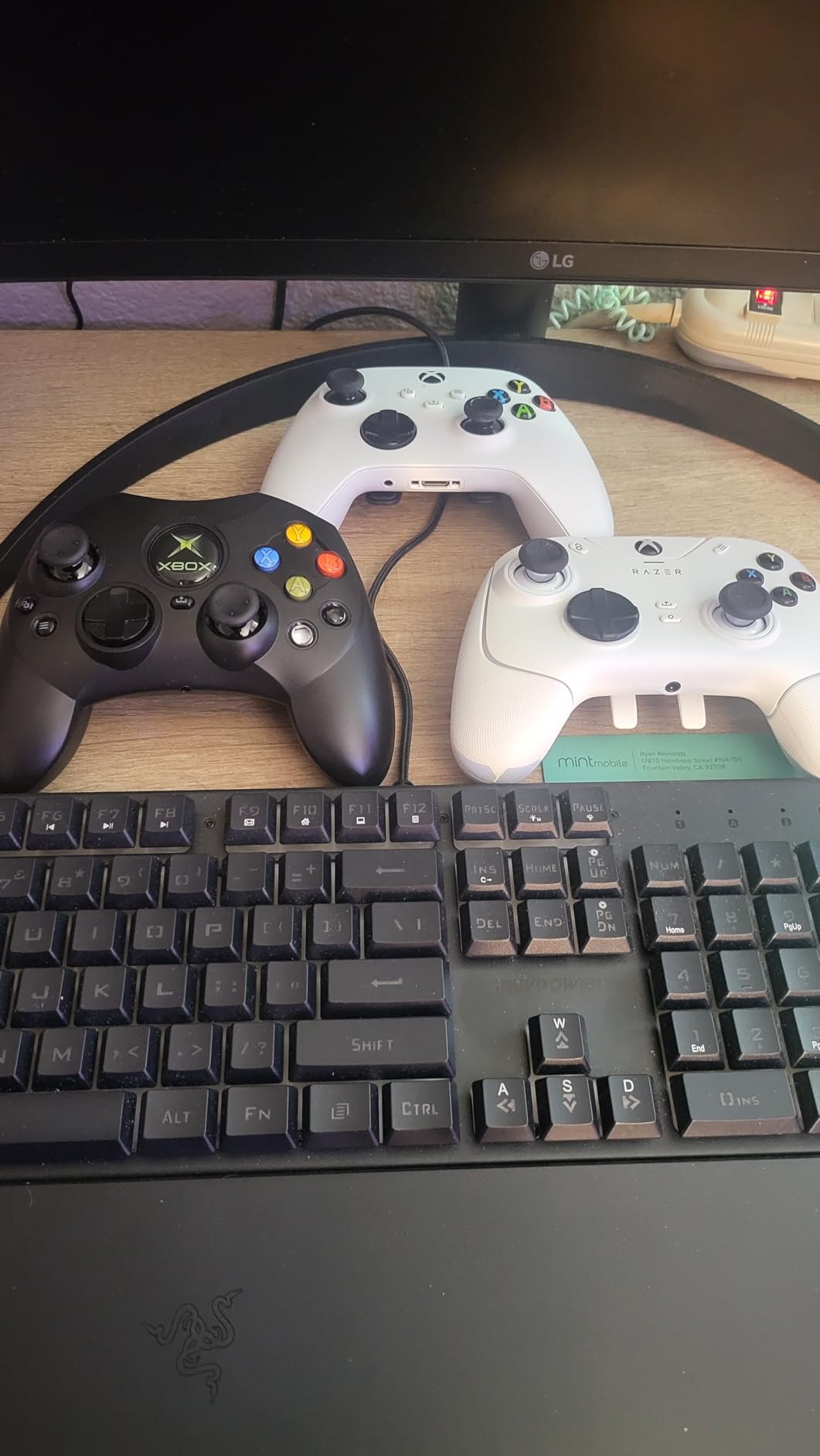 Hyperkin - DuchesS Wired Controller for Xbox Series X|S, Xbox One, Windows 10|11, PC, with Hall Effect Joysitcks, Audio Jack, Impulse Triggers, Black - Officially licensed customer photo 1