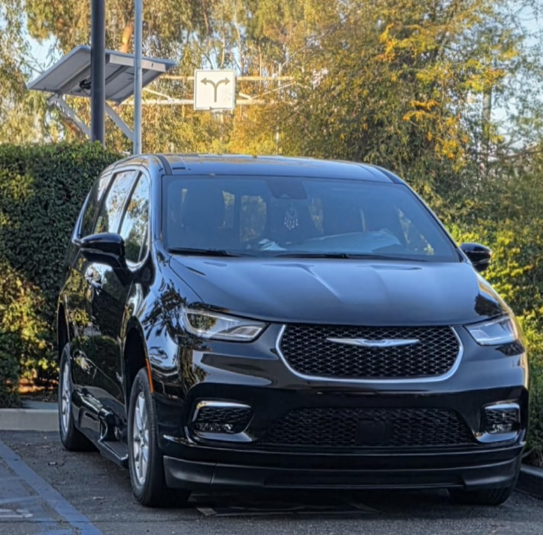 Chemical Guys Total Interior Cleaner and Protectant, 16 Fl Oz + 3 Pack of Microfiber Towels (Safe for Cars, Trucks, SUVs, Jeeps, Motorcycles, RVs & More) customer photo 1