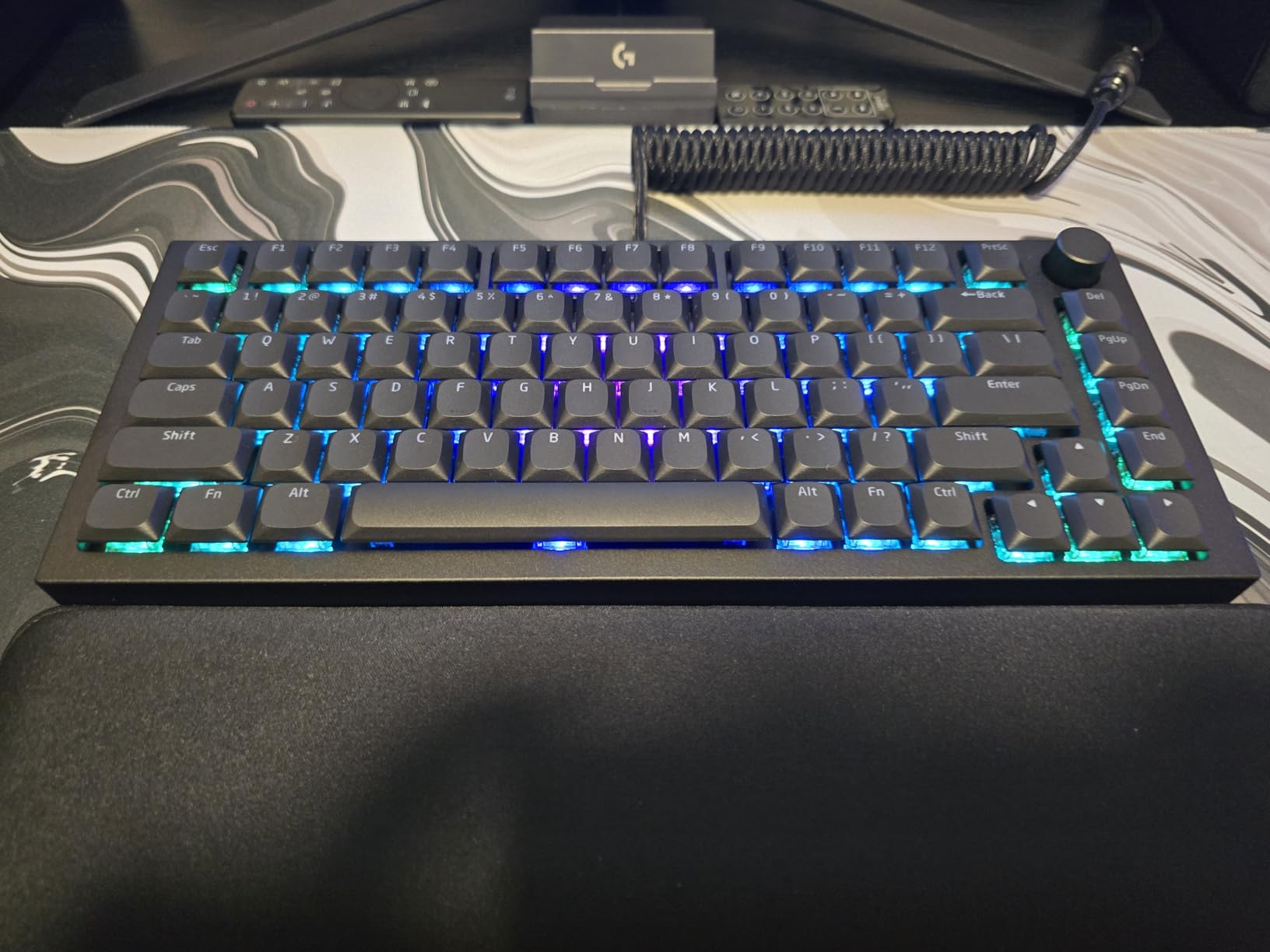 Glorious Gaming - GMMK 3 PRO Barebones Custom Keyboard Kit w/Knob, Custom Modular Aluminum Body & Gasket System, Hotswappable 75% Keyboard, Sound Dampening Foam, Aluminum Switch Plate ANSI (Black) customer photo 2