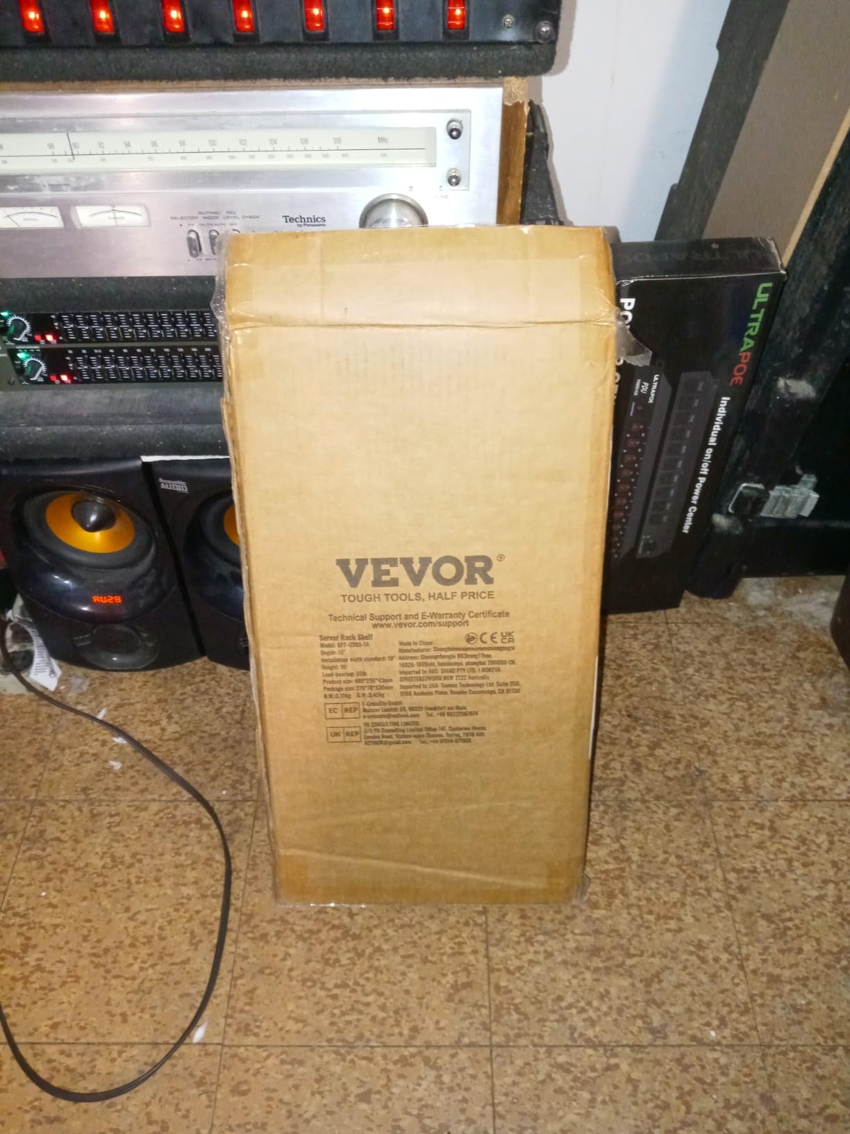 VEVOR 2PCS 1U Server Rack Shelf, Universal Vented Rack Mount Cantilever Tray for 19 inch Network Equipment Rack & Cabinet, 10