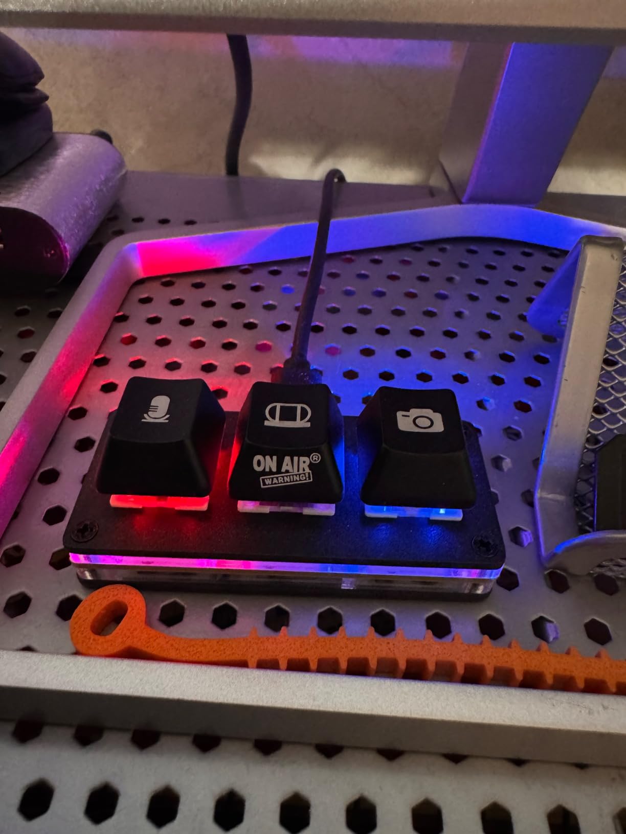 MuteKit - Mute Button, Busy Light for Cam, Mic & in-Meeting Status. Requires Free Software Download. Customize Colors. All-Mute Button, Secure Mute, Works with Zoom, Teams Meet, Webex, etc., Mac & PC customer photo 1