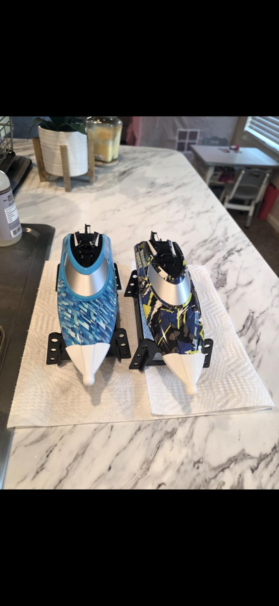 BEZGAR RC Boat, 2 Packs 12 inch Fast Speed RC Boat 30 KPH with A Portable Suitcase for Lakes & Pools & Salt Water, Summer Toys for Adults and Ideal Gifts for Kids Boys Age 6 7 8-12 Years Old - TX2P1 customer photo 1