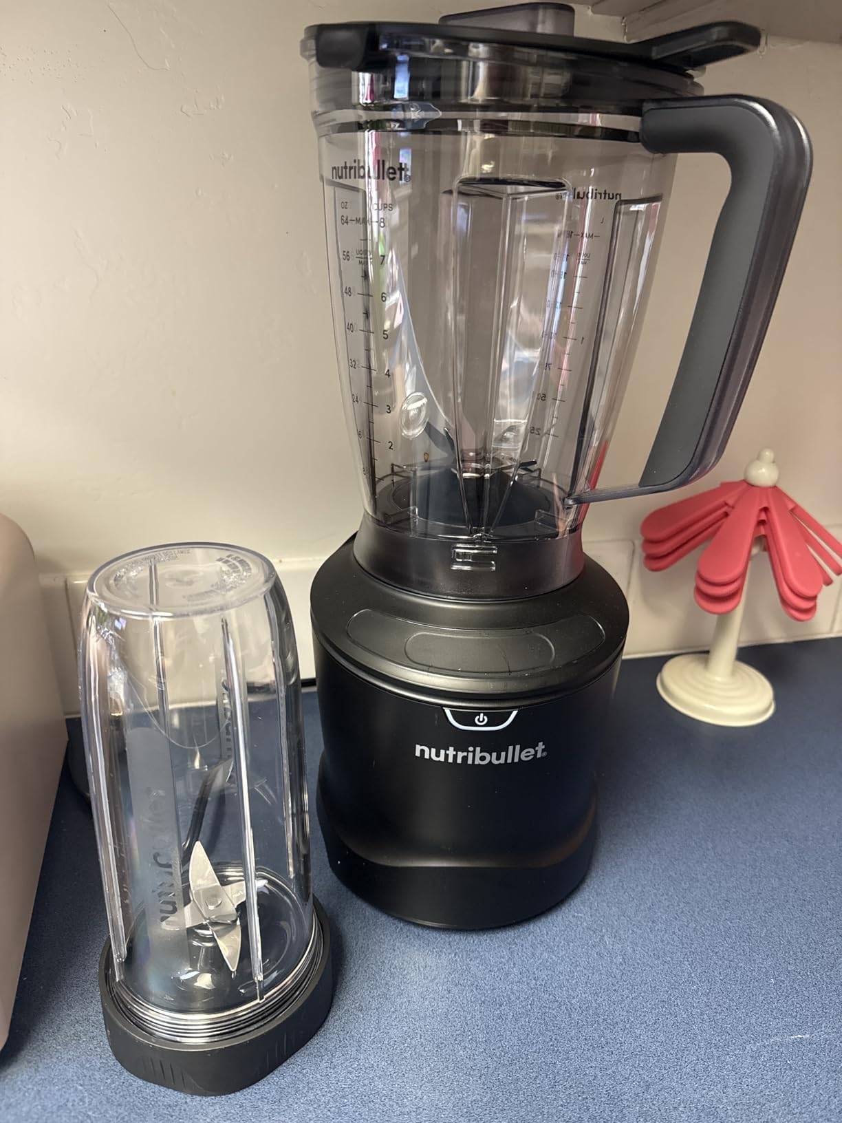nutribullet SmartSense Blender Combo, 1400W, 64oz Pitcher, 32oz & 24oz Cups, 5-Speed, Smoothies, Ice and Frozen Fruit, Nut Milk, Soup, Gunmetal Gray, NBF50700 customer photo 1