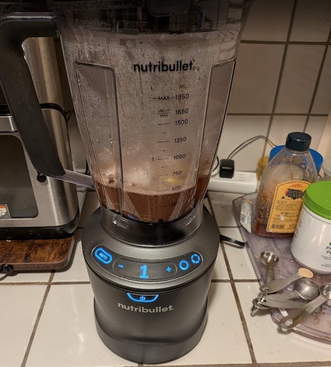 nutribullet SmartSense Blender Combo, 1400W, 64oz Pitcher, 32oz & 24oz Cups, 5-Speed, Smoothies, Ice and Frozen Fruit, Nut Milk, Soup, Gunmetal Gray, NBF50700 customer photo 2