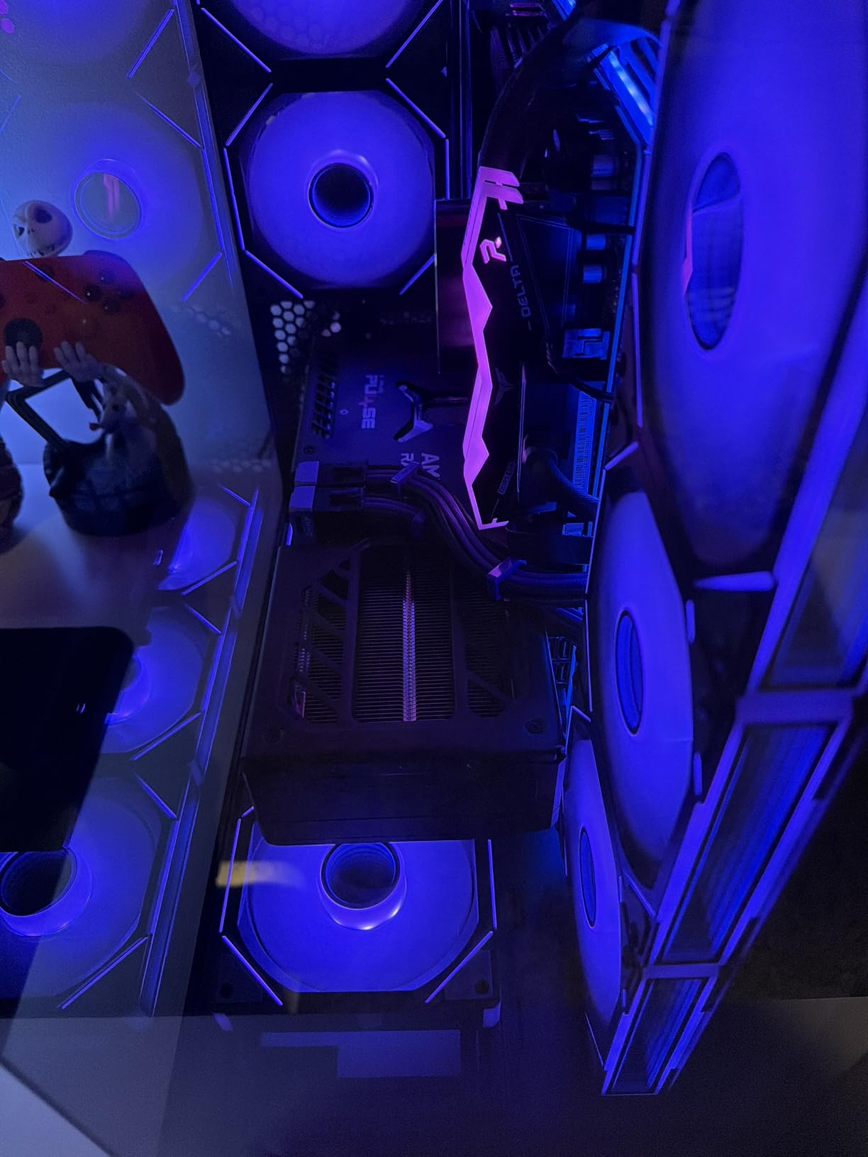 Shield Series 8-Pin PCIe GPU Power Adapter,180-Degree U-Turn Angled Connector, Aluminum Design for Graphics Cards - Standard Type,Red-2 Pack customer photo 1