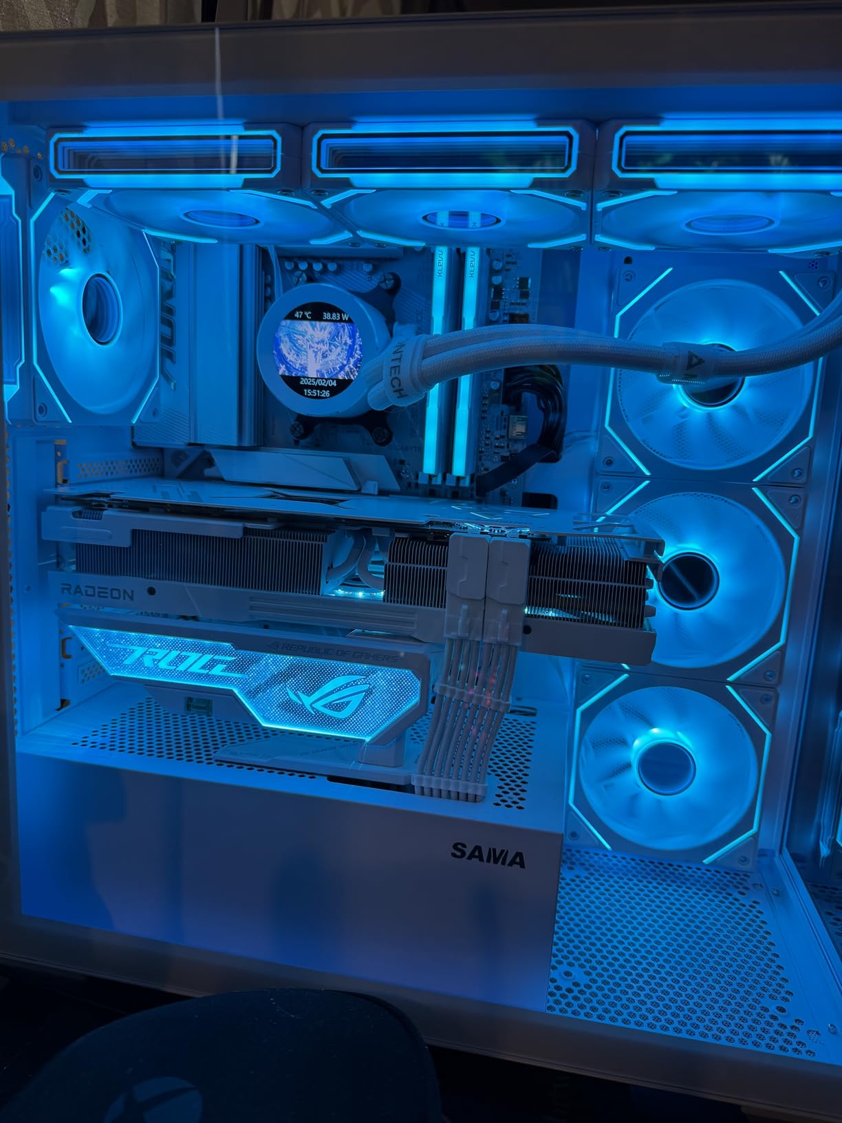 EZDIY-FAB Shield Series 8-Pin PCIe GPU Power Adapter,90-Degree Angled Connector, Aluminum Design for Graphics Cards - Standard Type,Red-2 Pack customer photo 1