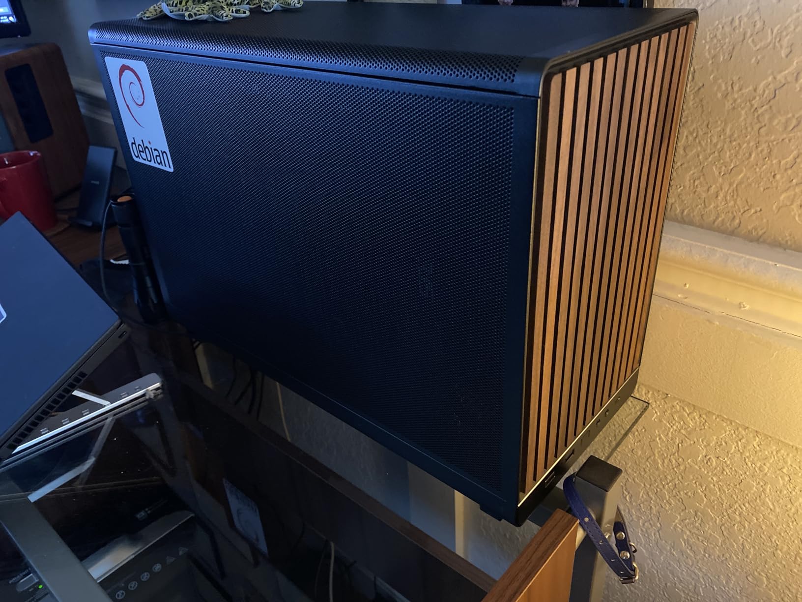 Lian Li A3-mATX-WD-26.3L Micro Form Factor Chassis-No Fans Included-Supports 360mm AIO-Modularity Design-for M-ATX, ITX Motherboard-DAN Cases Collaboration-Wood Front Panel-Black (A3X-WD) customer photo 1