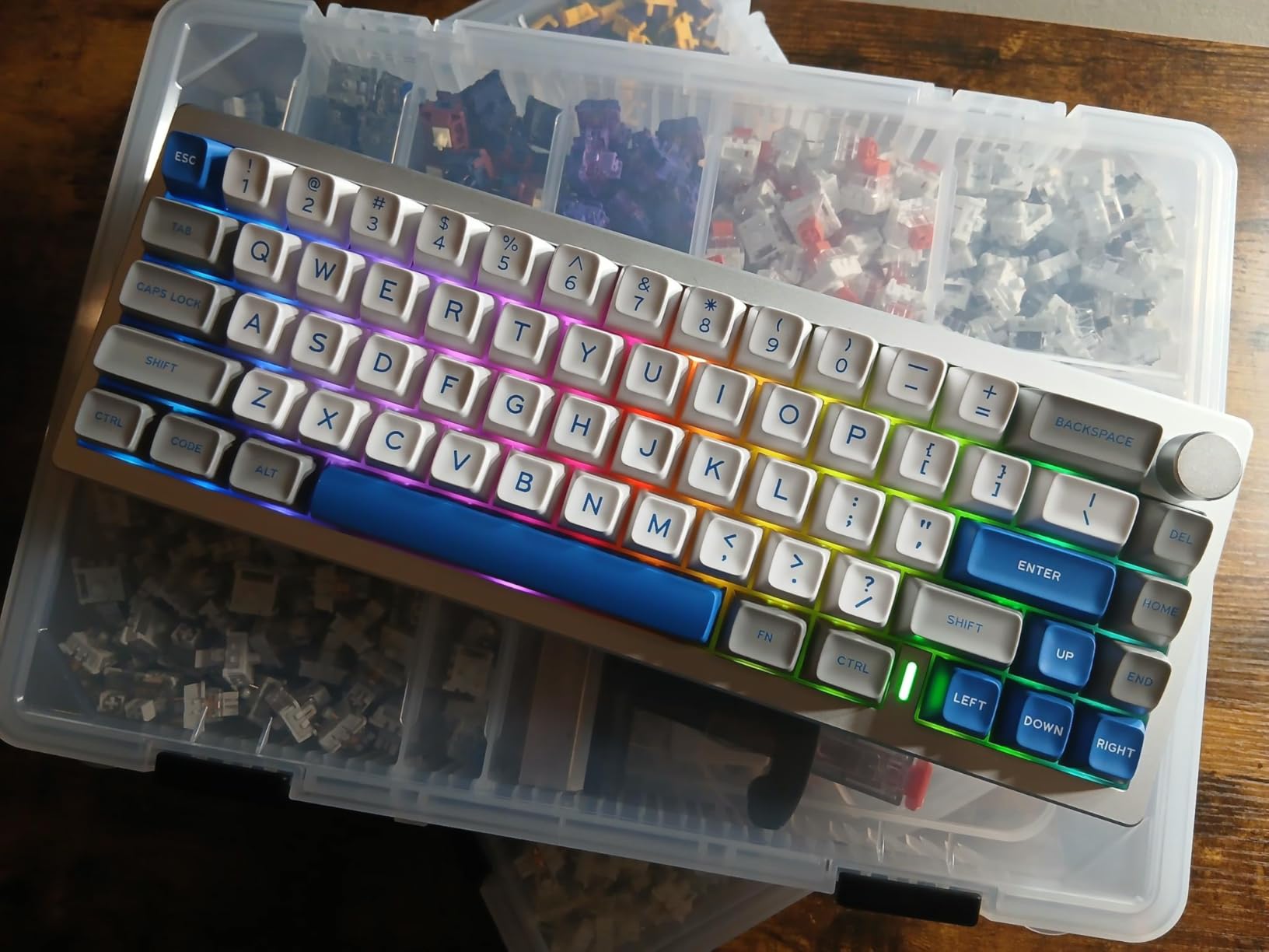 YUNZII AL68 Wireless Mechanical Keyboard,Full Aluminum CNC,60% Layout with Knob, QMK/VIA Software,Gasket Mounted,Hot Swappable,RGB Backlit,BT/2.4G/USB-C for Mac/Win (Silver, Milk V2) customer photo 1